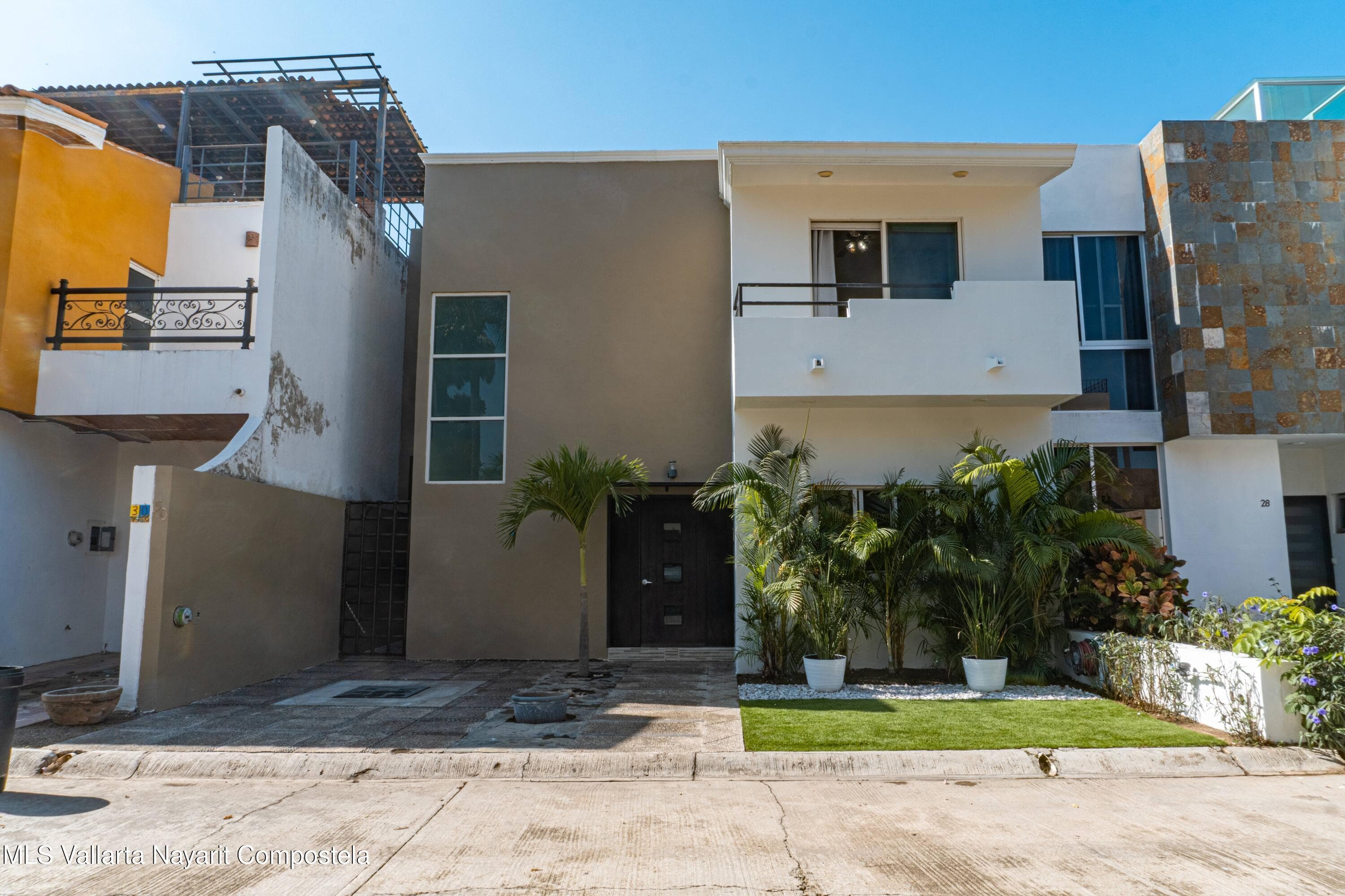 46 Calle Ceibas 7