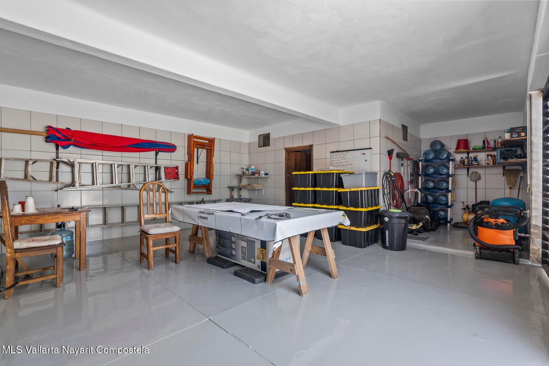 3 Calle Tiburon 37