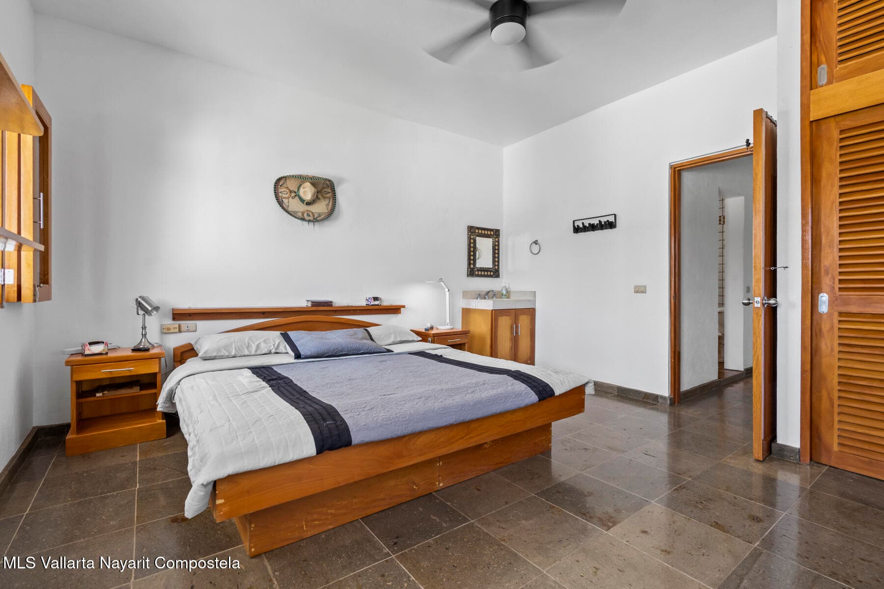 3 Calle Tiburon 25
