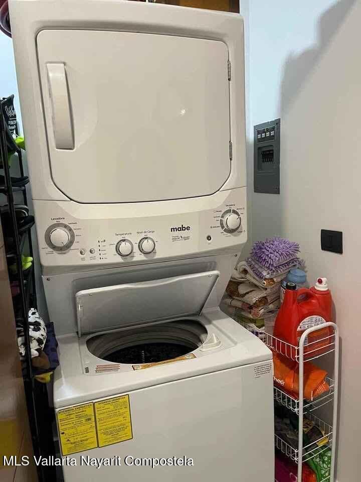 Zo-Ho Skies 15