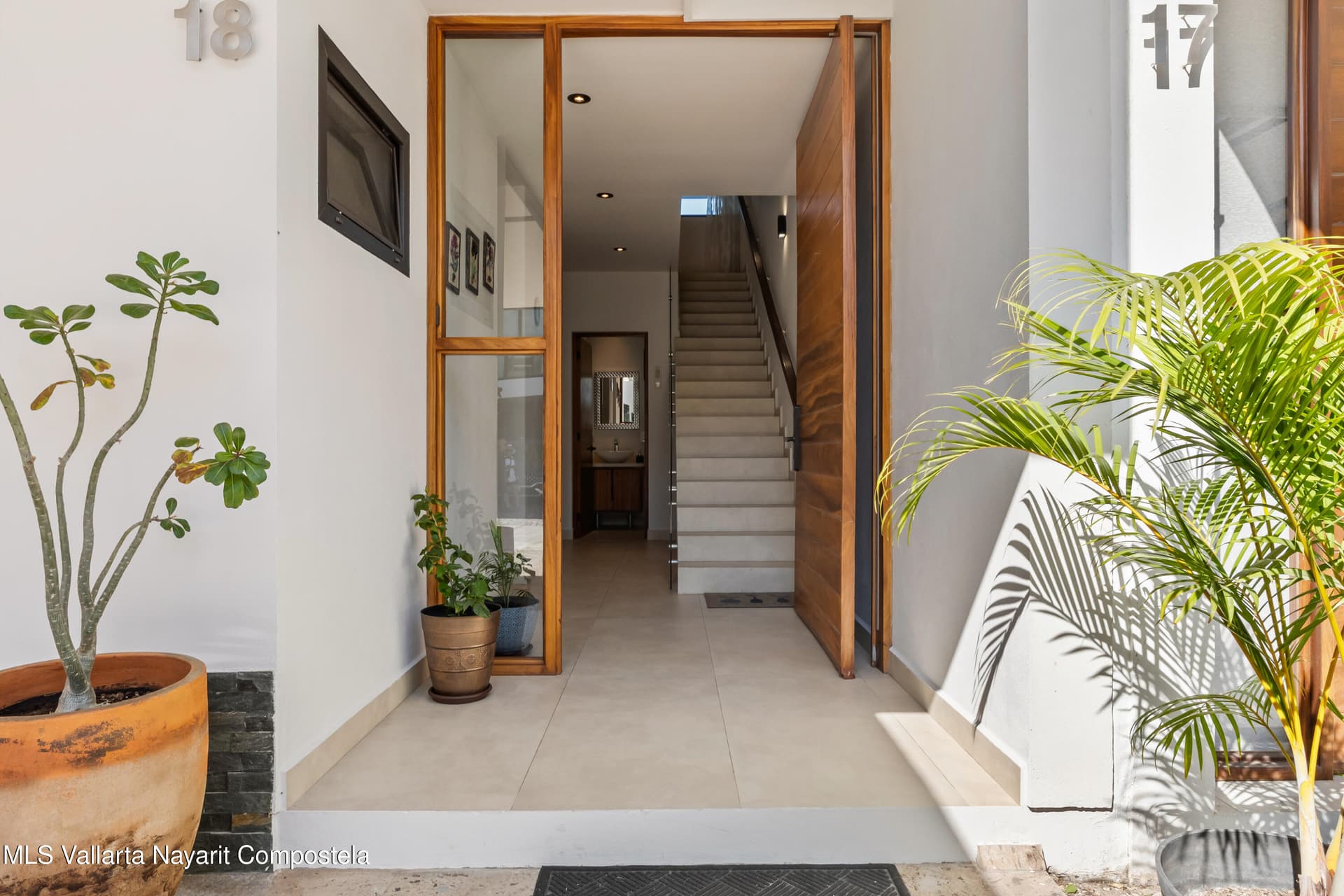 22 P.� De Las Flores 3