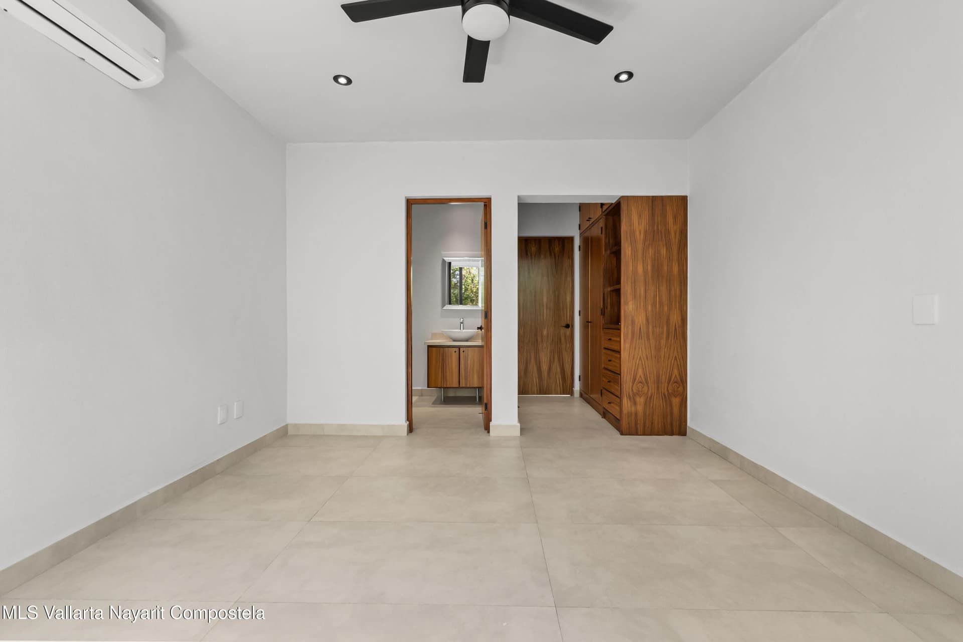 22 P.� De Las Flores 23