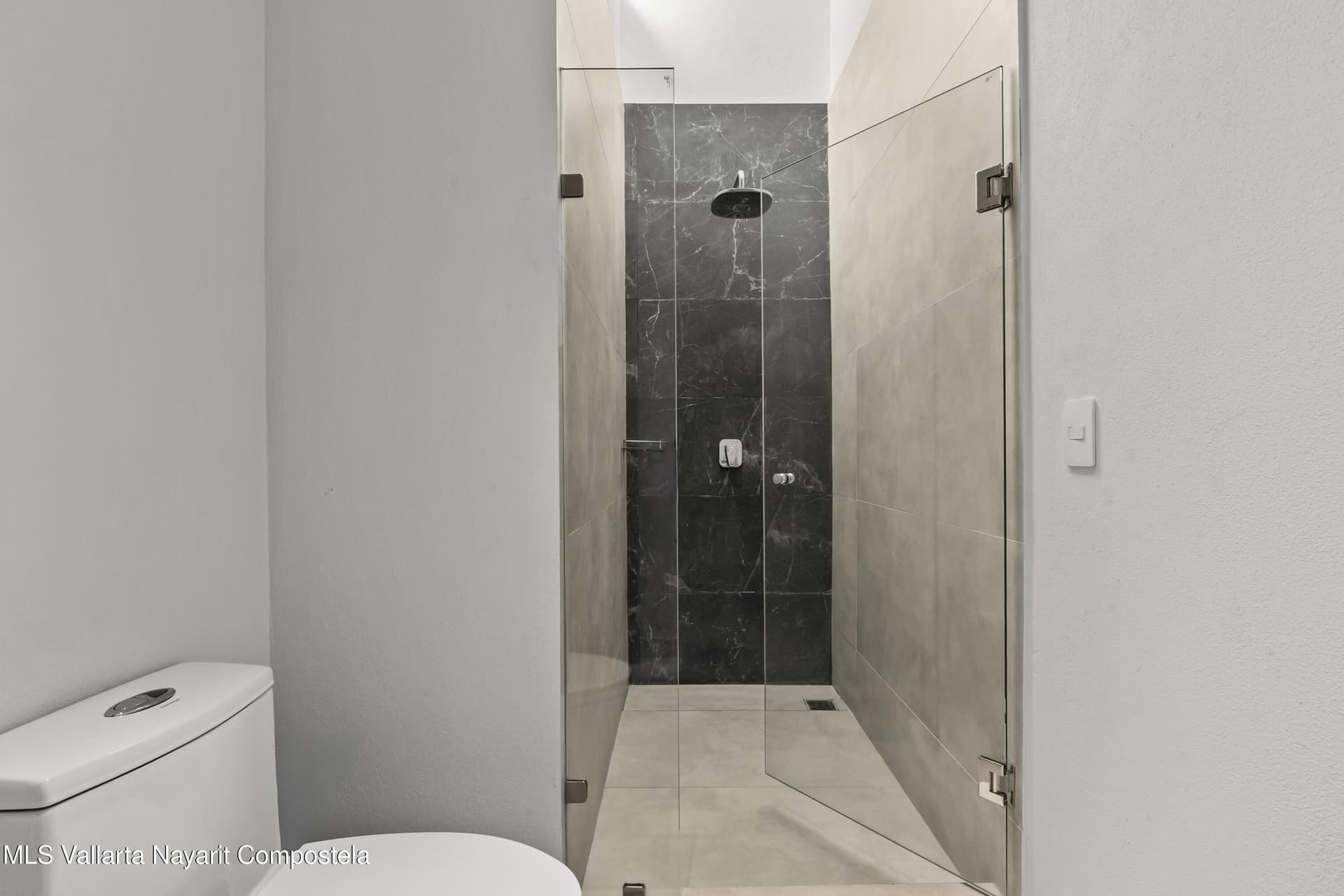 22 P.� De Las Flores 24