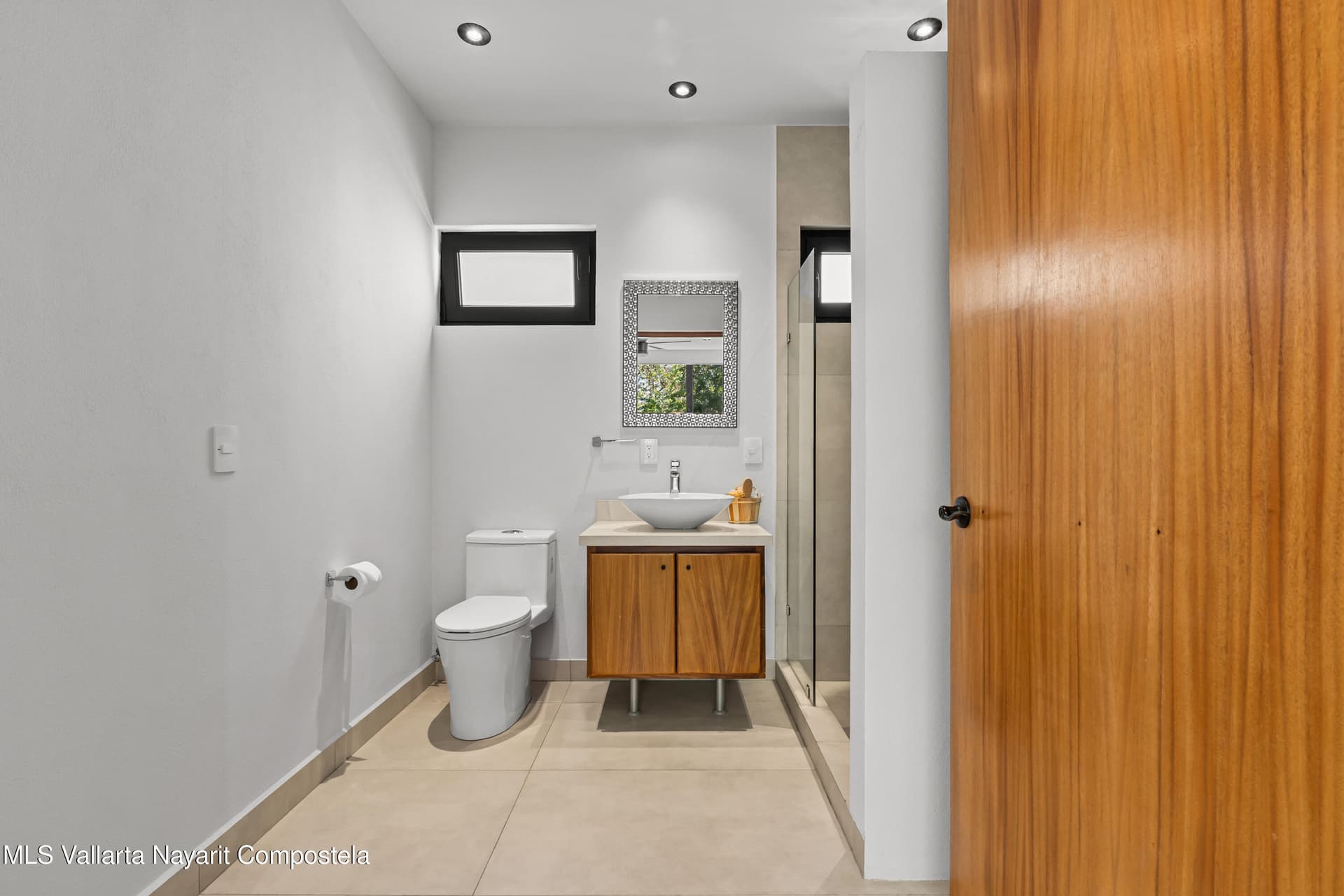 22 P.� De Las Flores 27