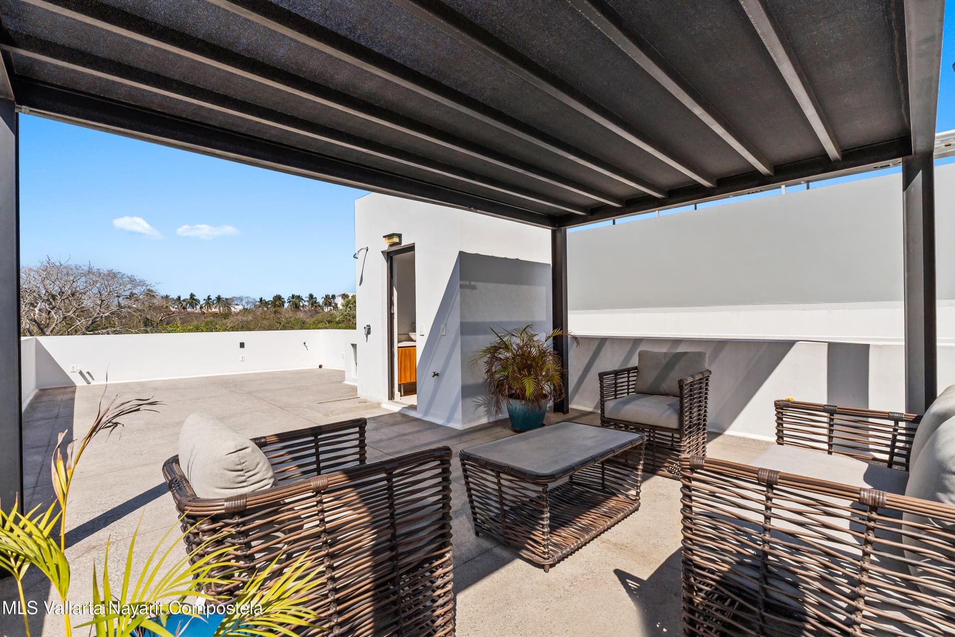 22 P.� De Las Flores 32