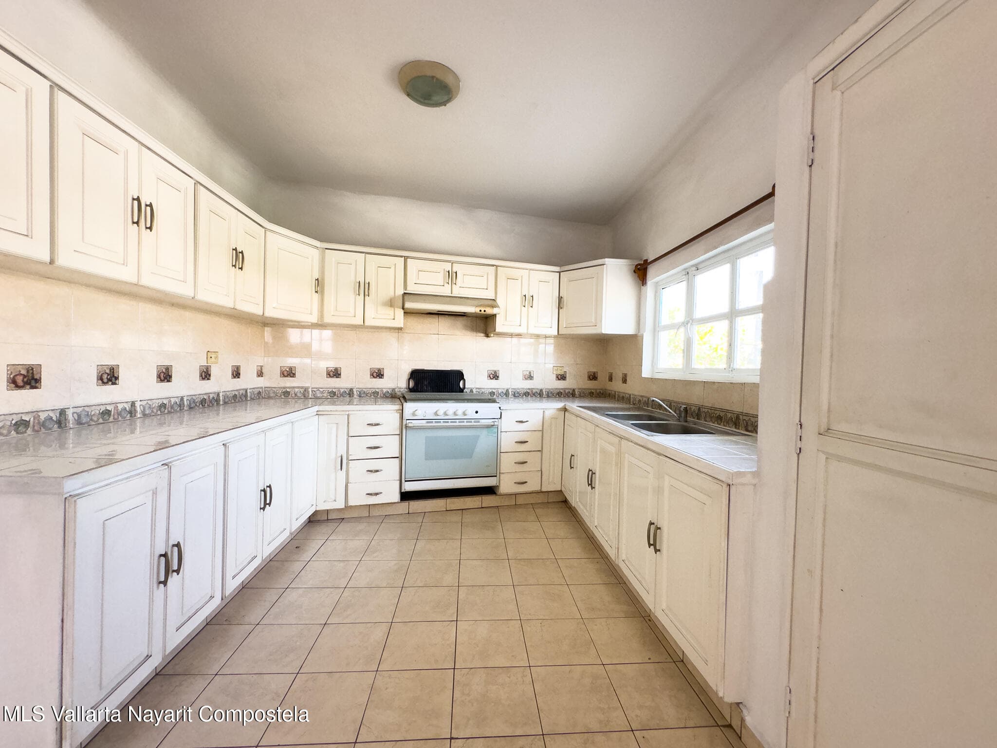 384 Francisco Villa 13