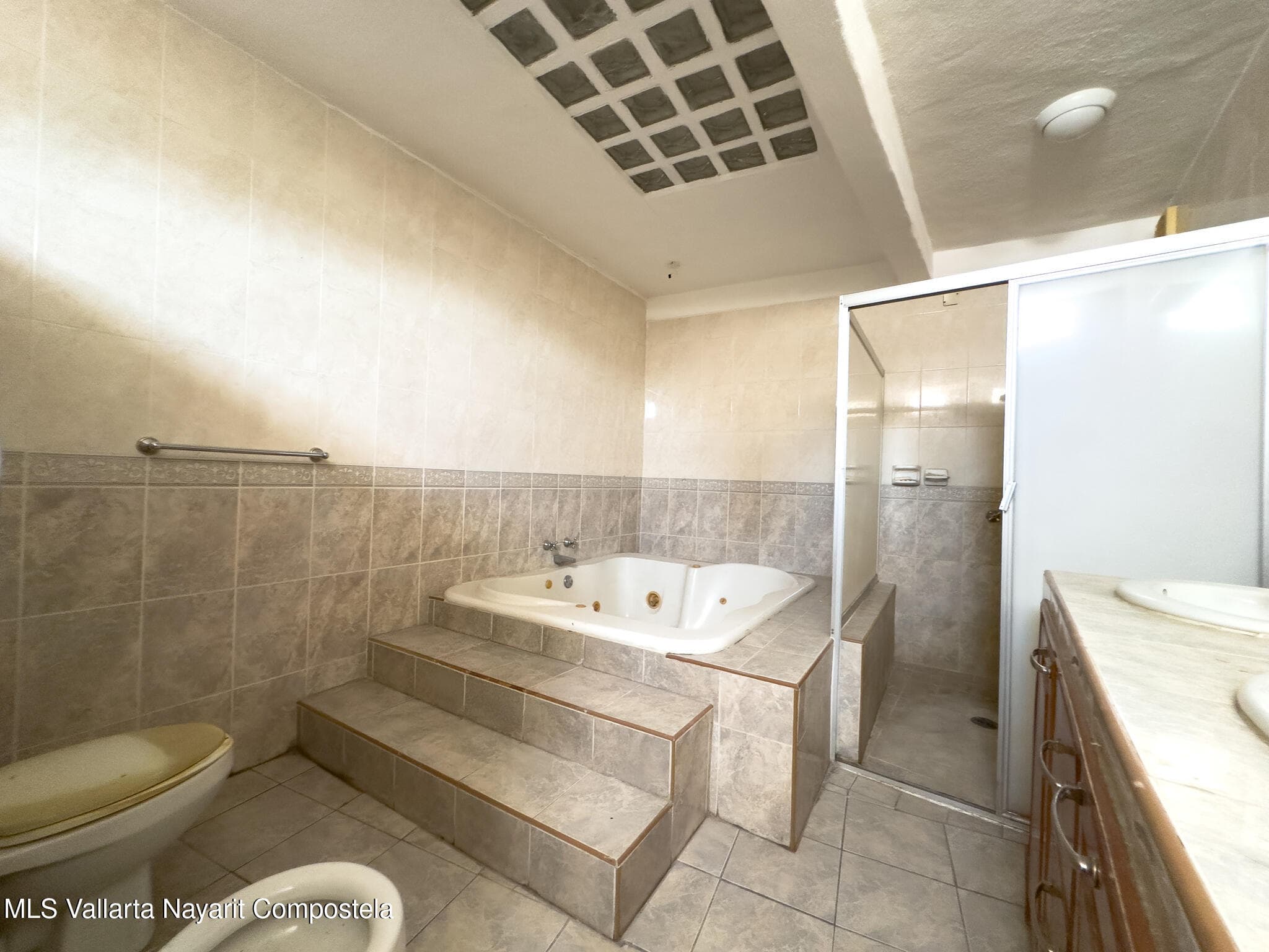 384 Francisco Villa 24