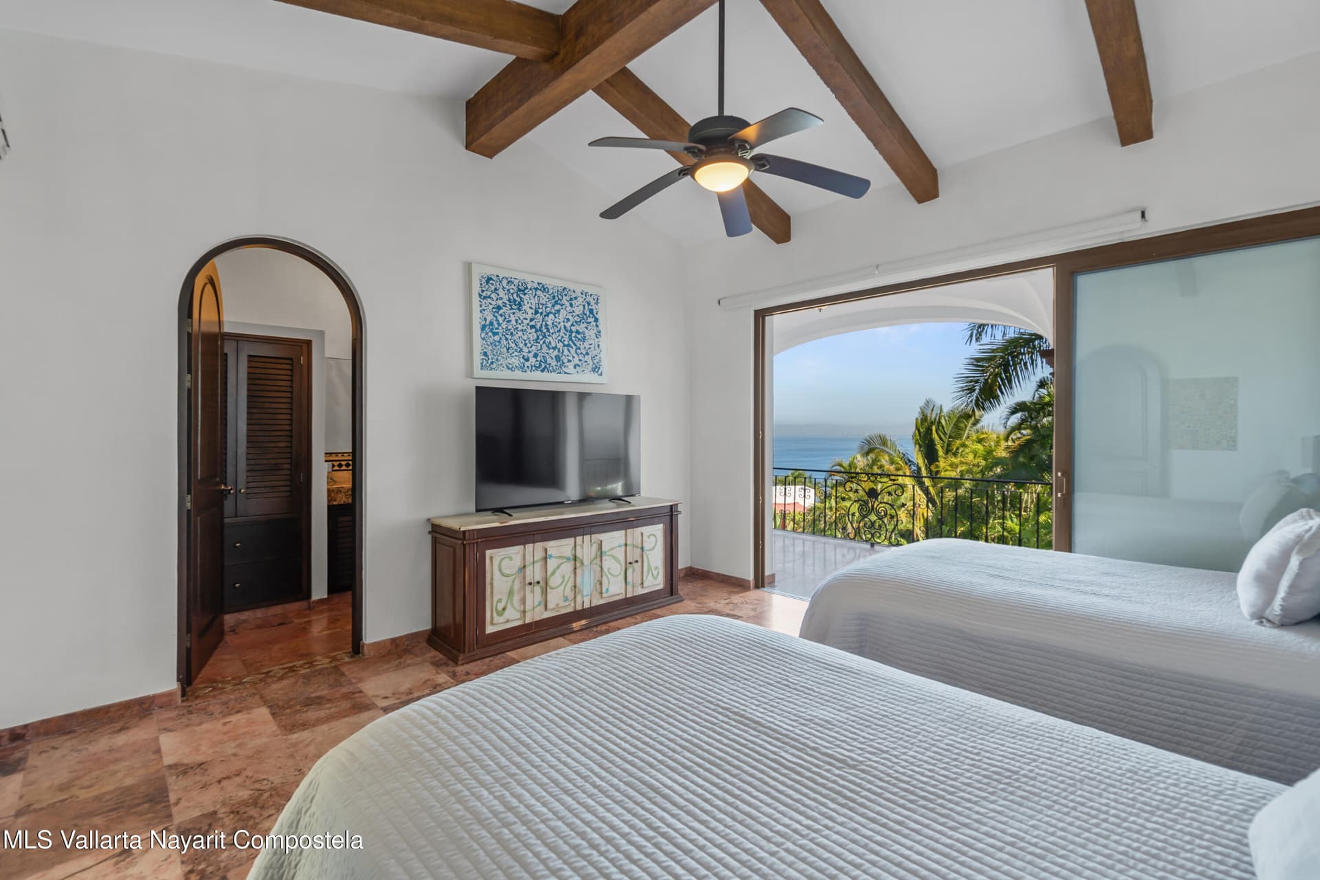 Sierra Del Mar 32