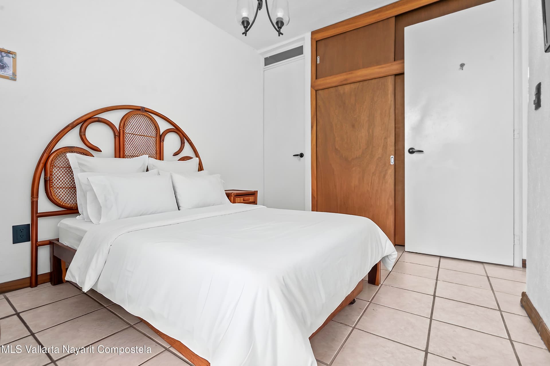 106 Privada Costa Alegre 9