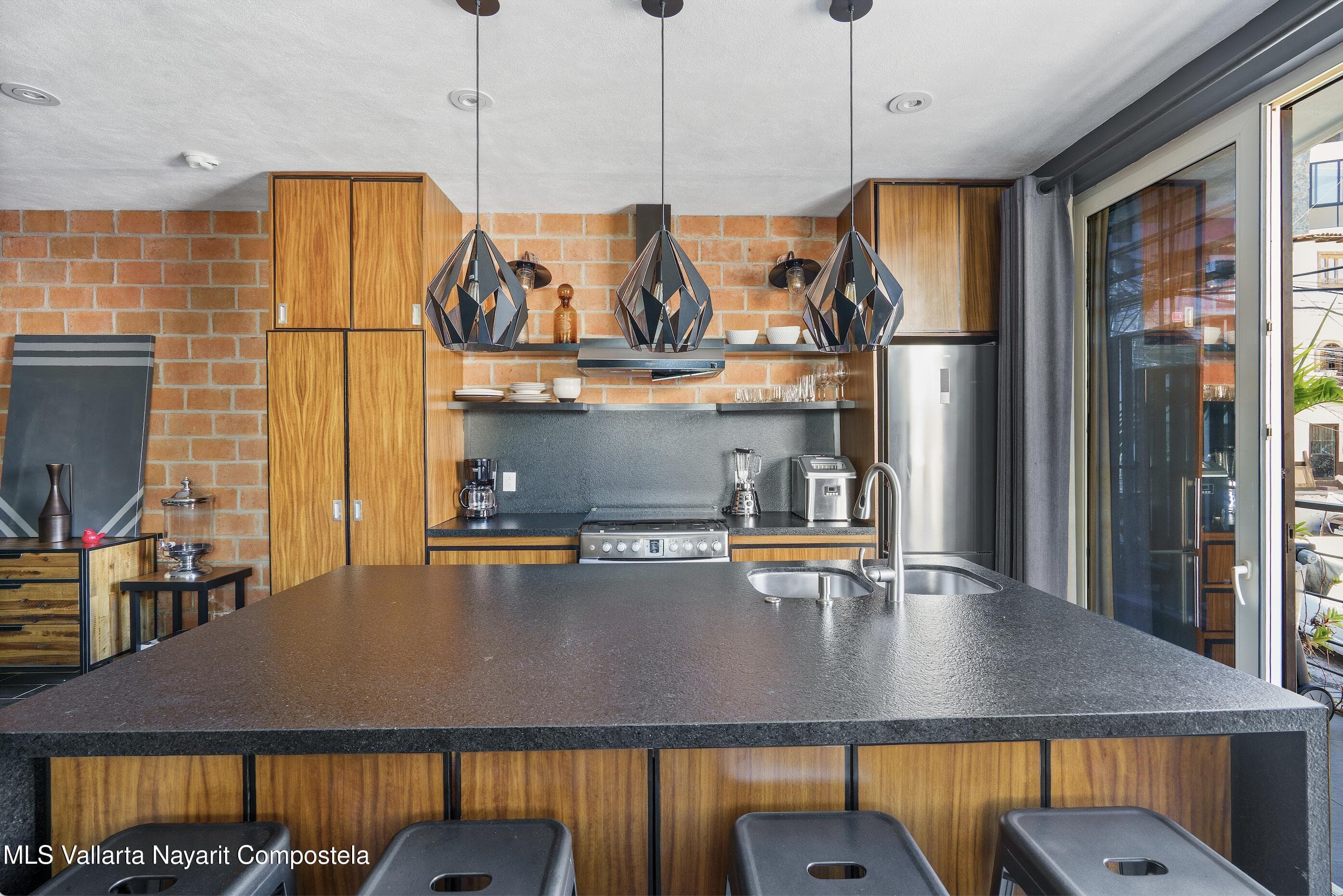Condo 17