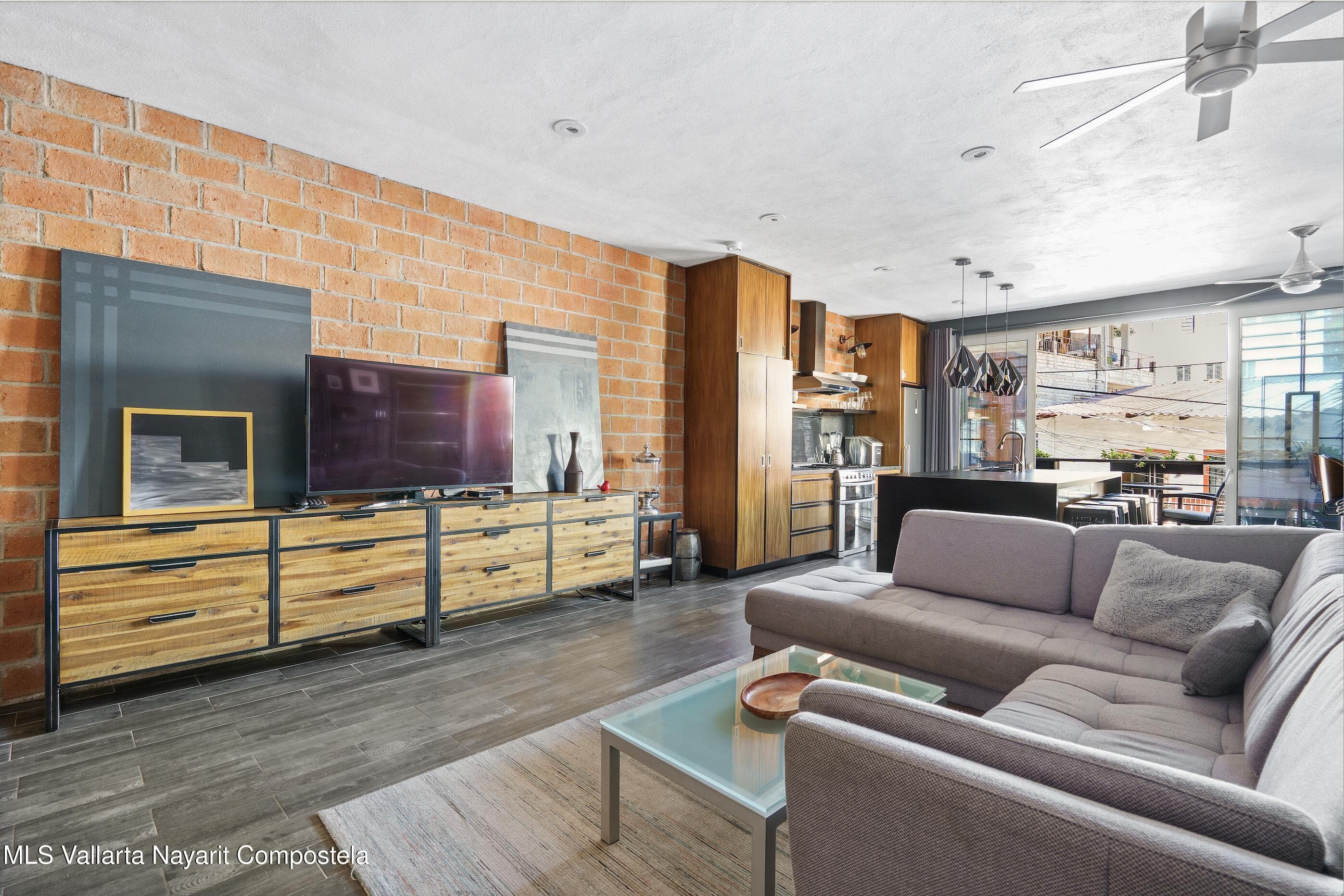 Condo 21