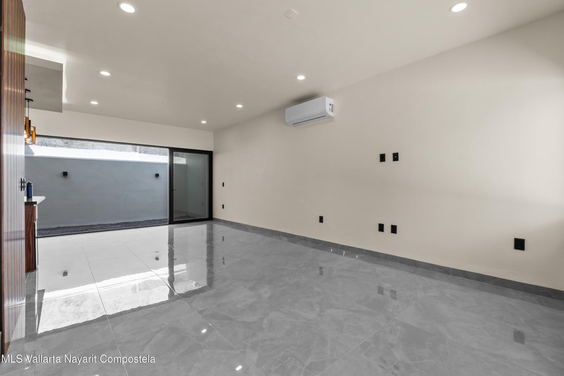499 Avenida Palmares 3