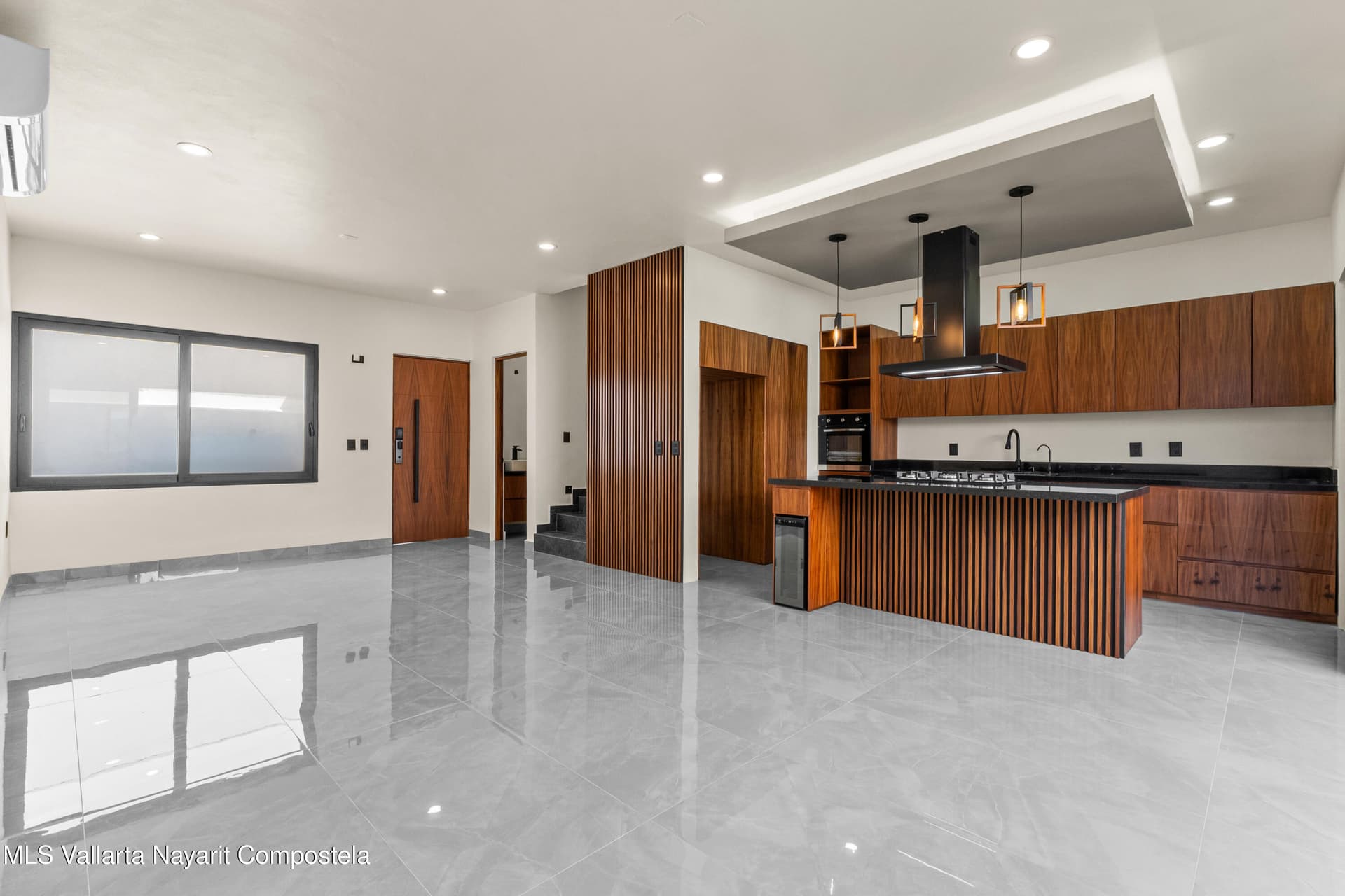 499 Avenida Palmares 7