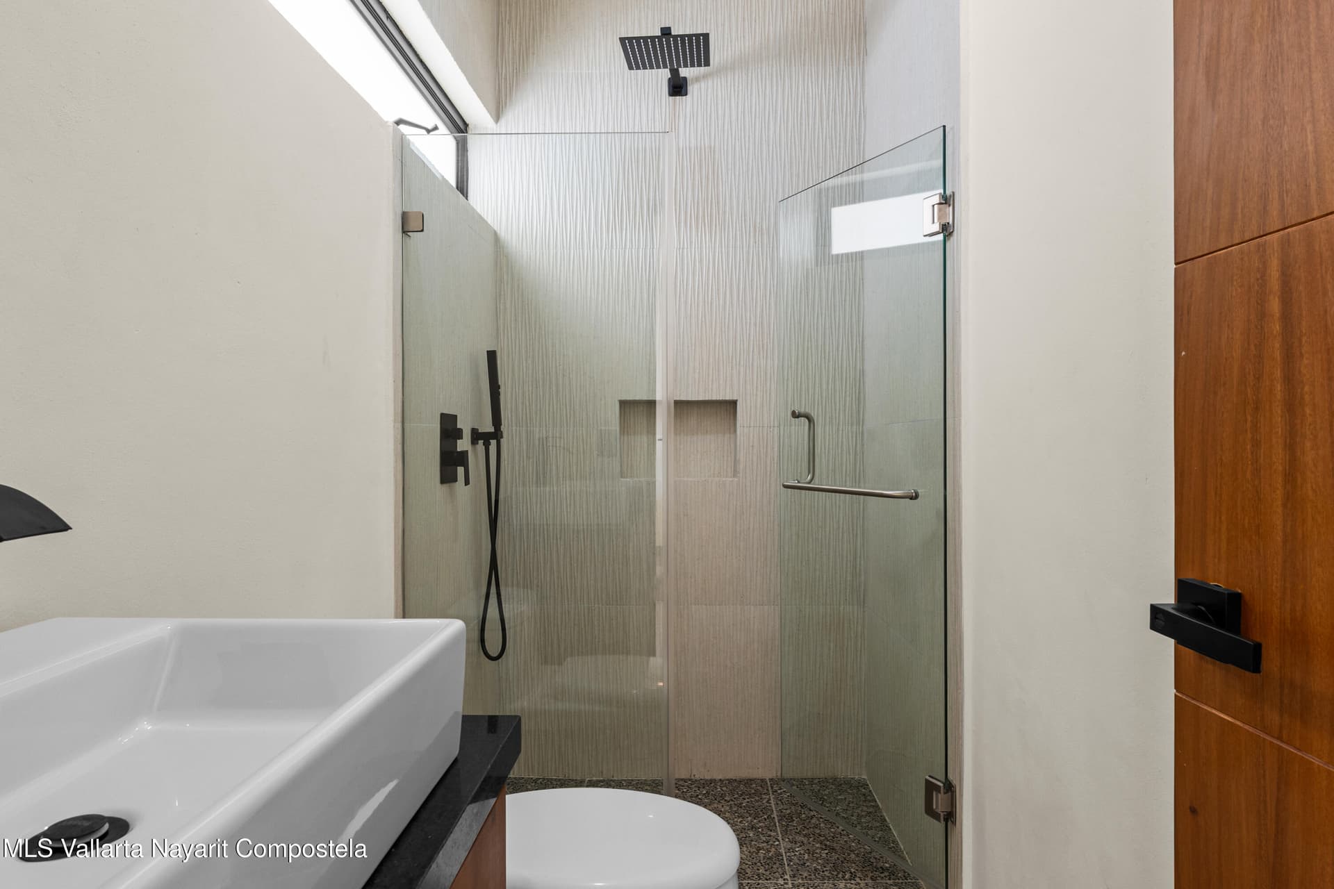 499 Avenida Palmares 18