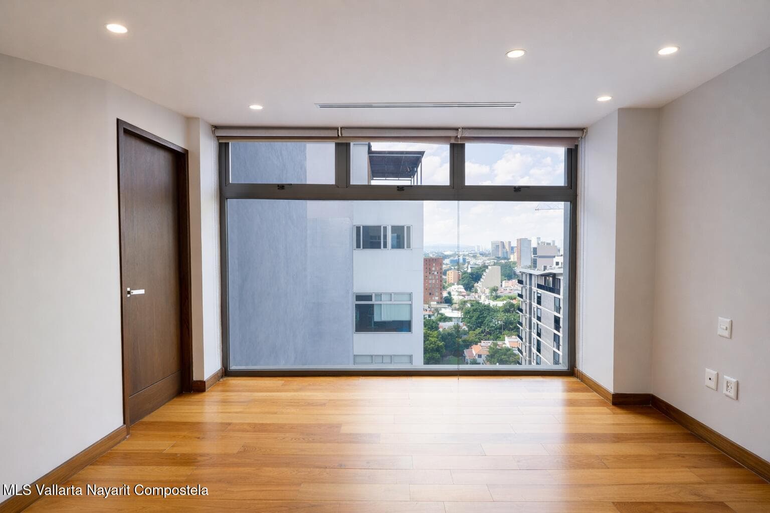 221 Juan Ruiz de Alarcon 10