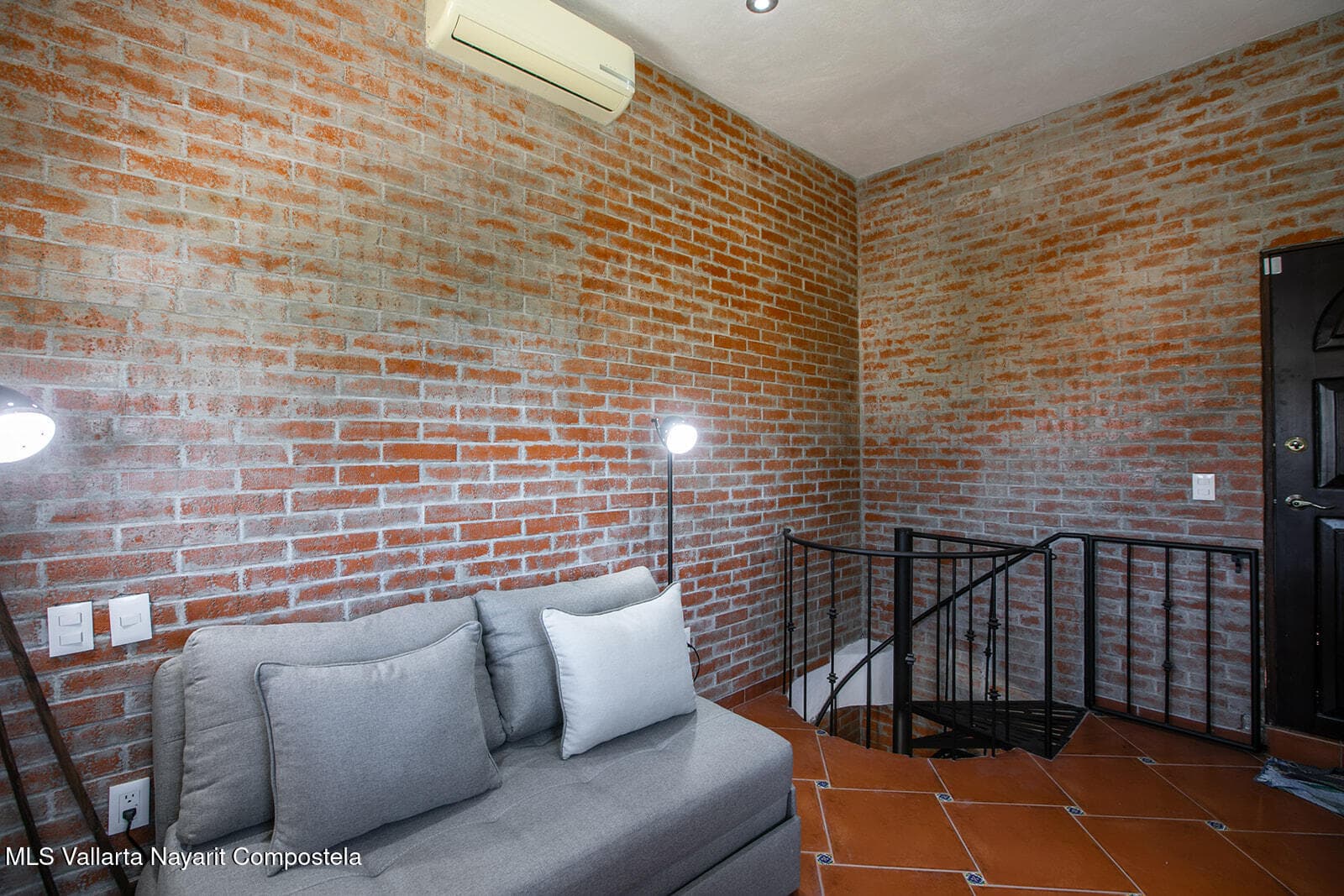 60 Calle Fibba 35