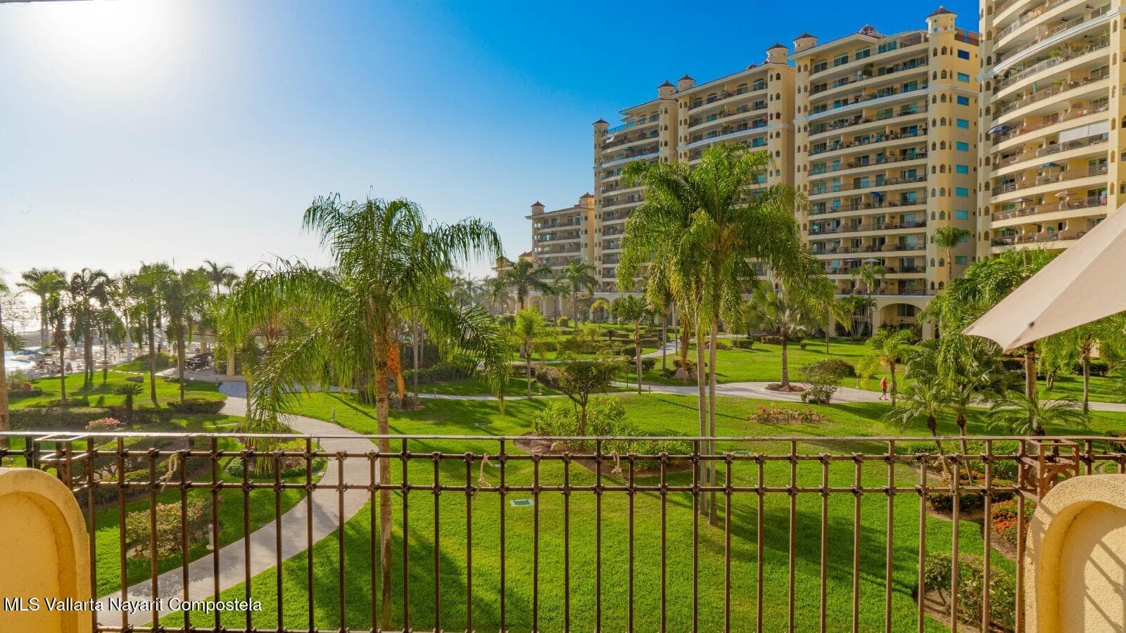 Bay View Grand 16