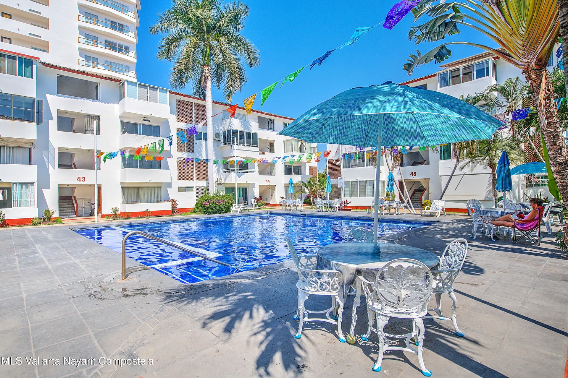 140 Prisciliano Sanchez Av 30