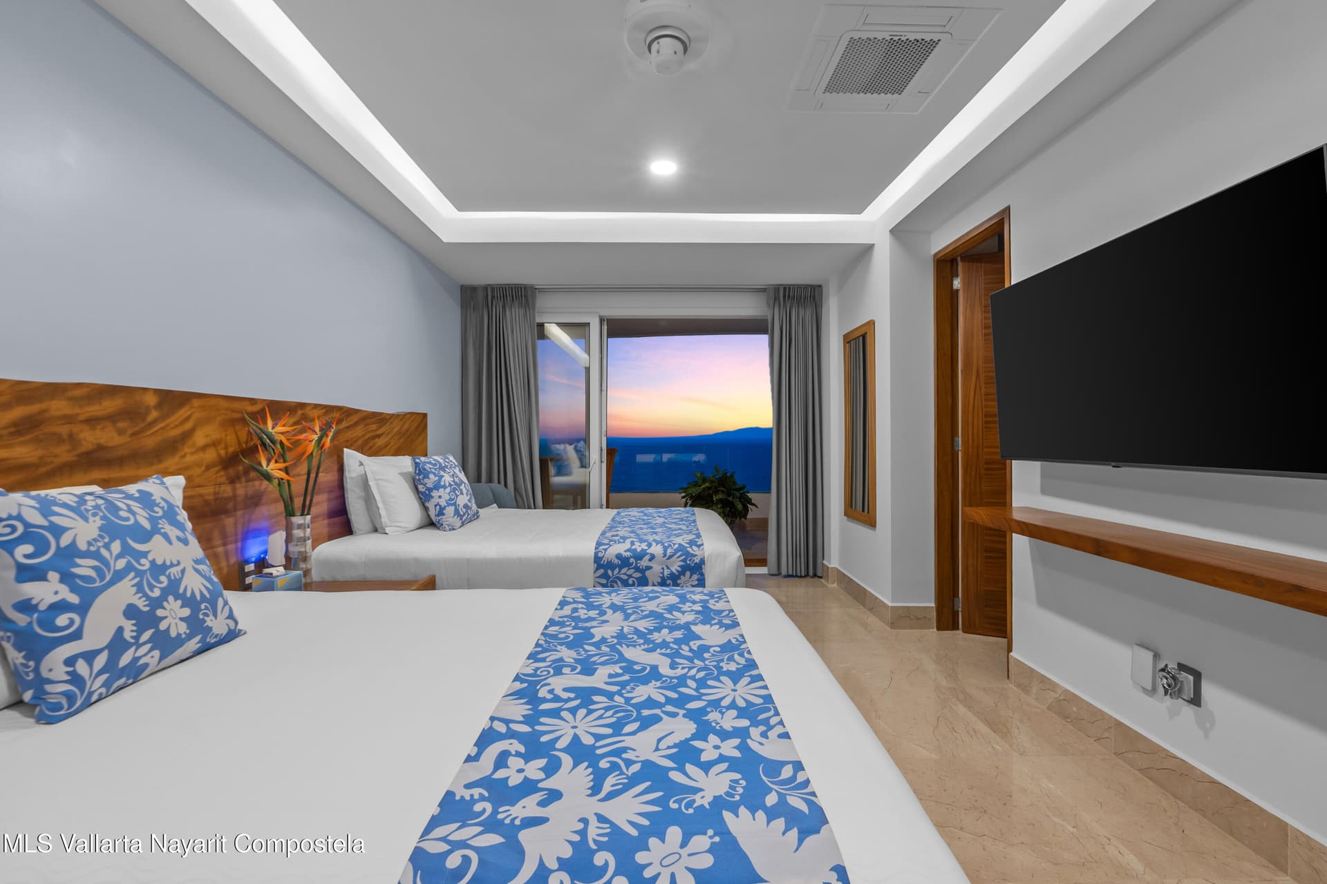 Blue Horizon 16