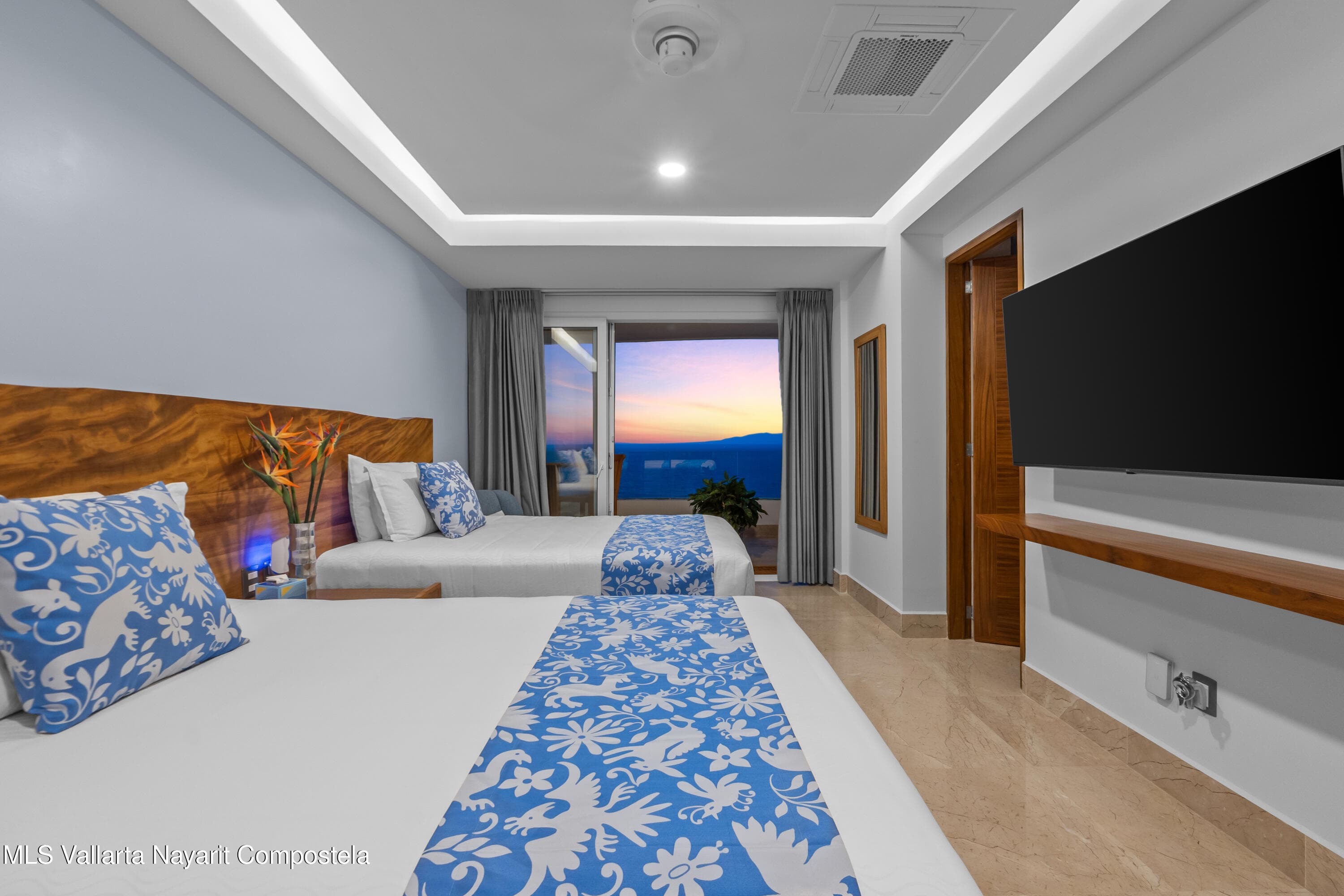 Blue Horizon 16