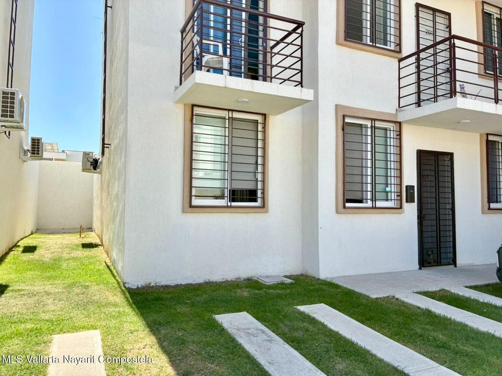 593 Paseo del Torreon