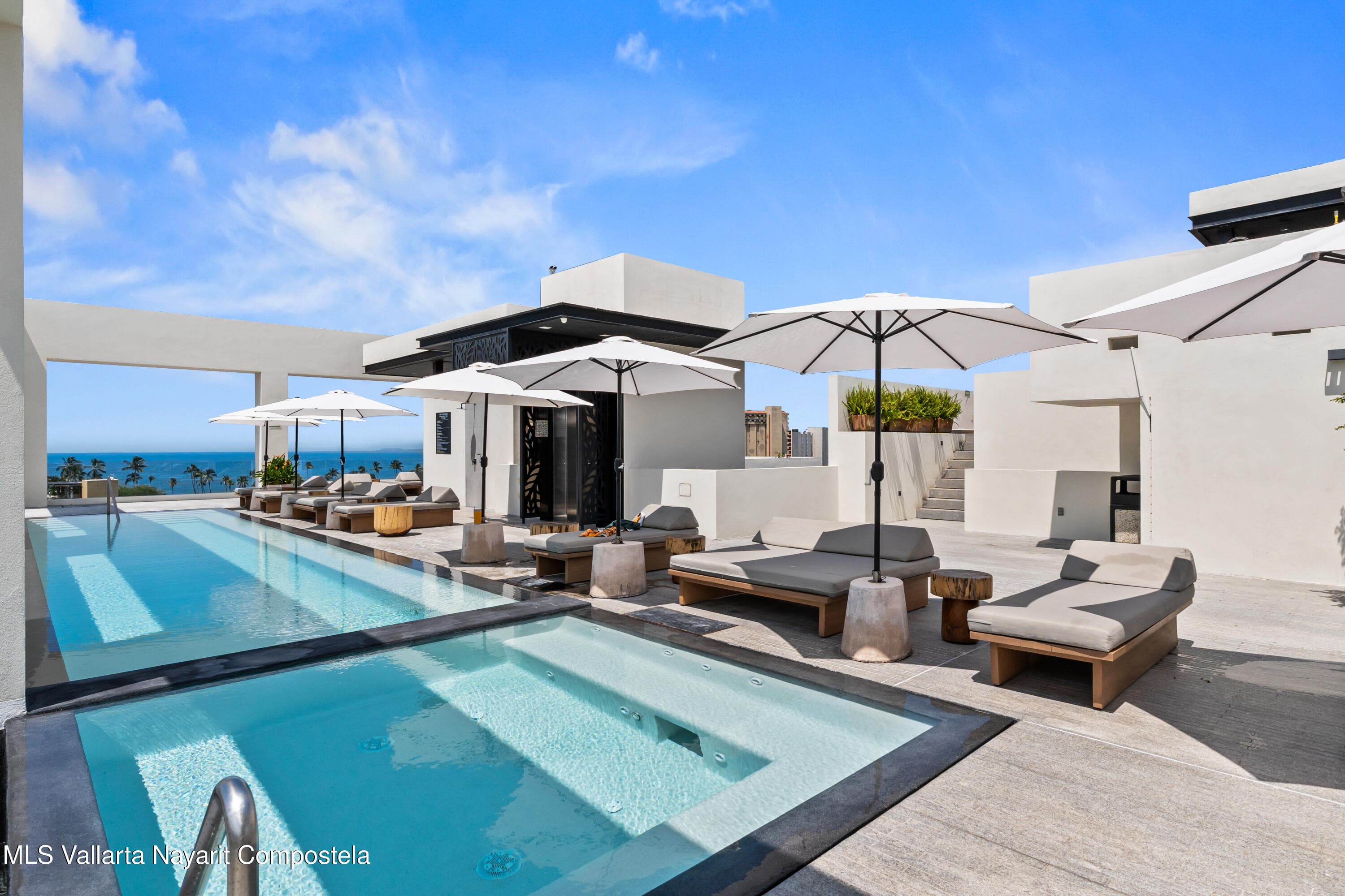 The Colonial 30