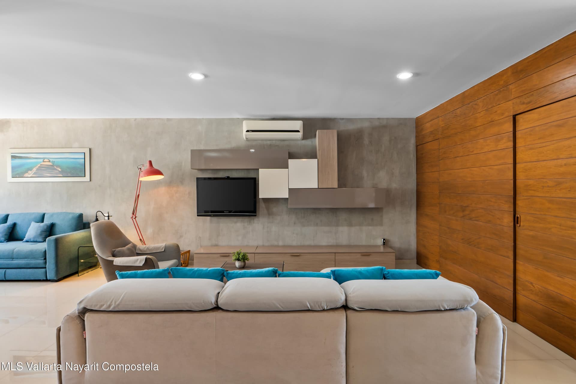 Loft 256 7