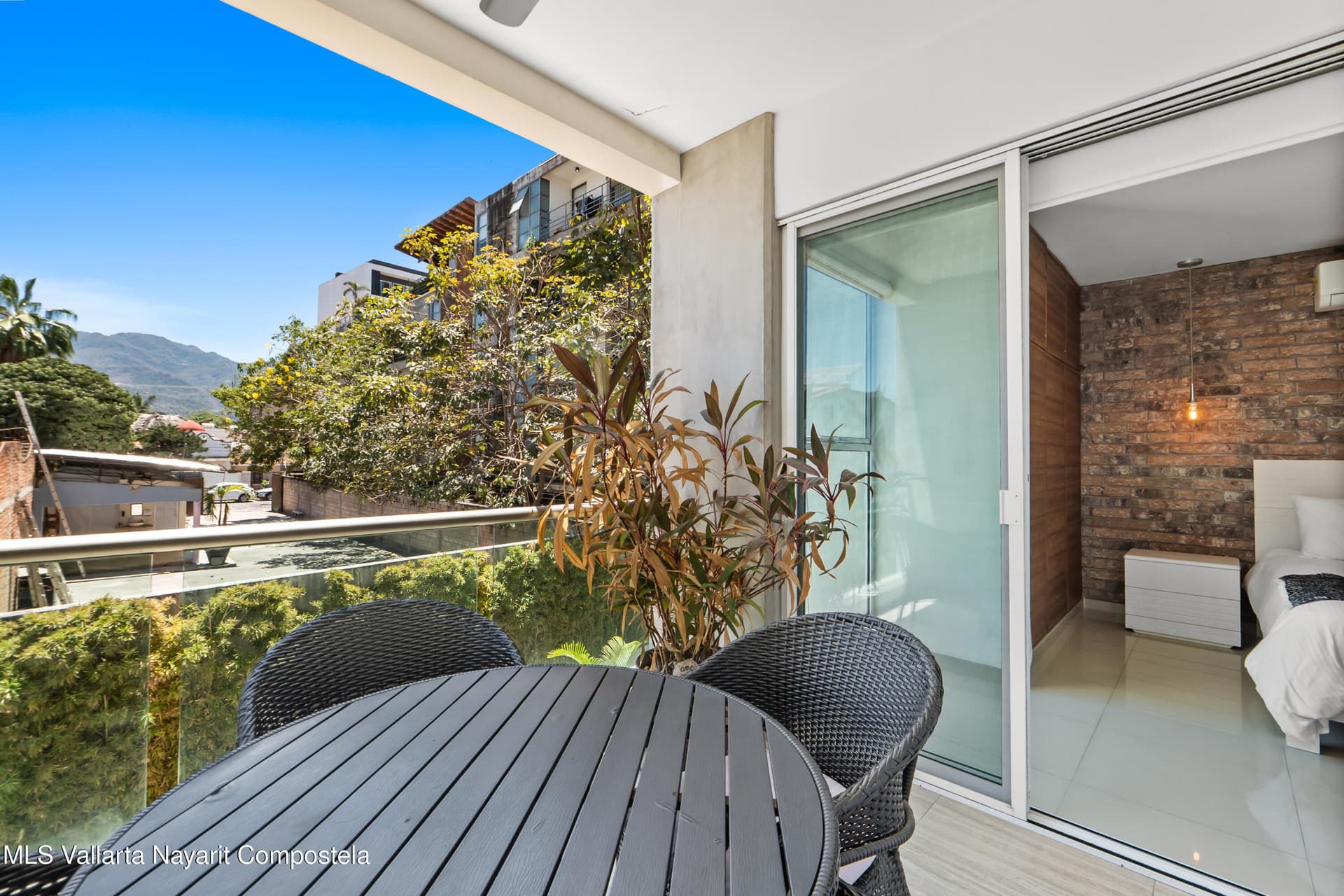 Loft 256 16