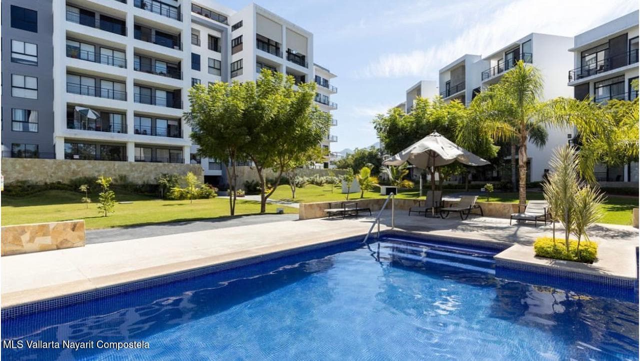 447 Avenida Mezquite 16