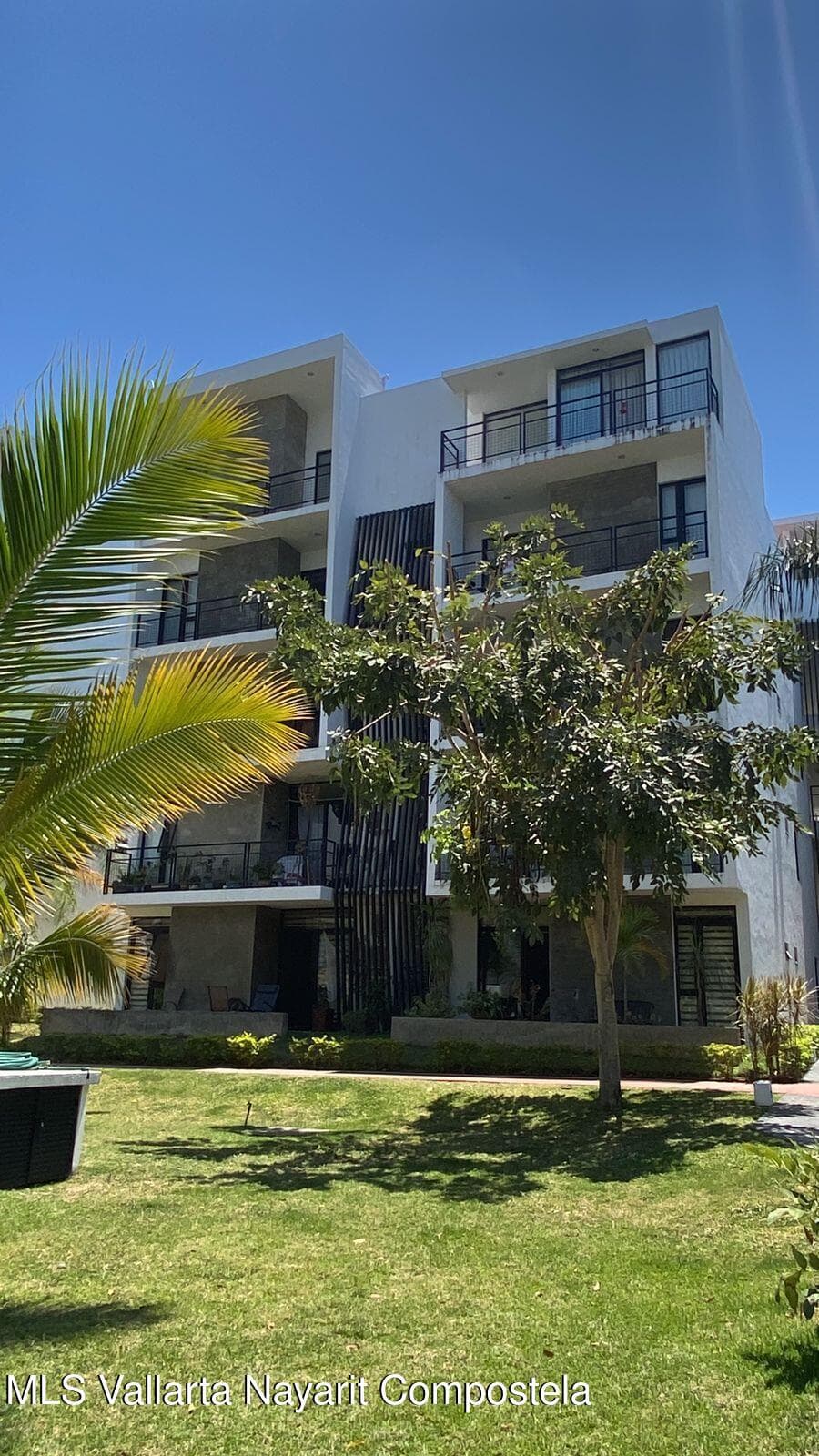447 Avenida Mezquite 17