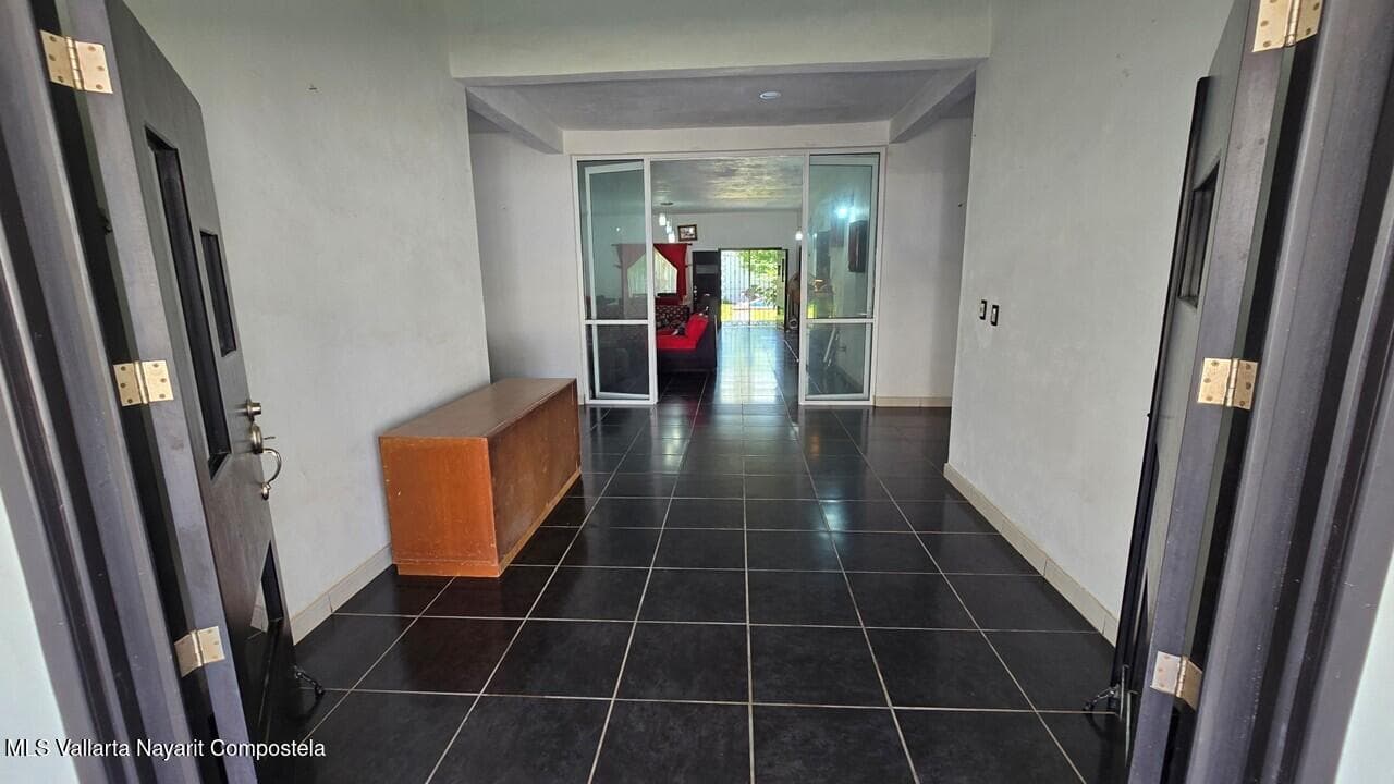 525 San Nicolas 8
