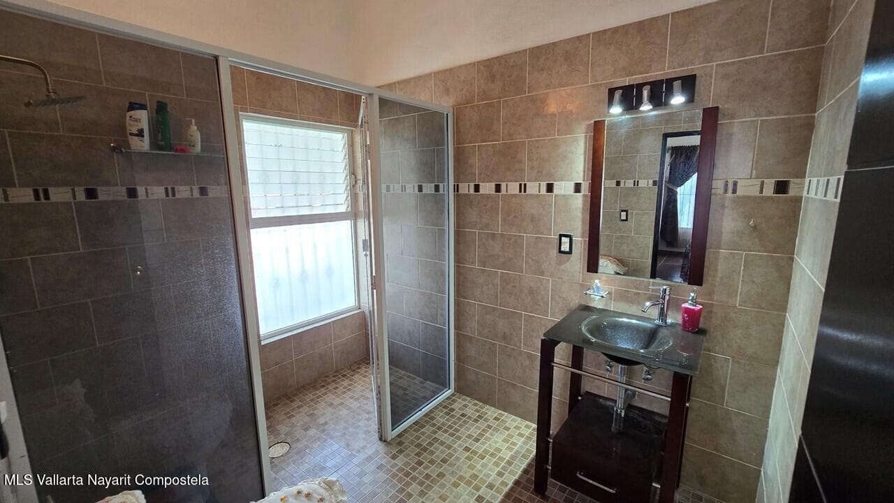 525 San Nicolas 18