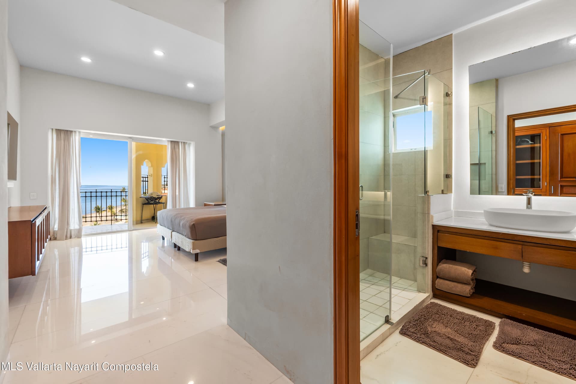 Bay View Grand 24