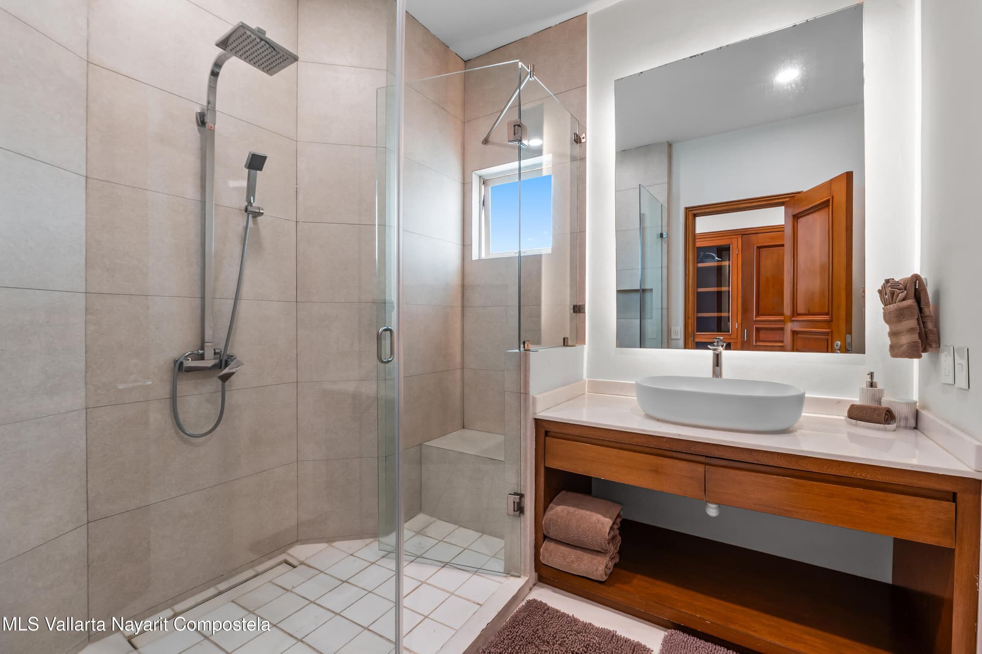 Bay View Grand 30