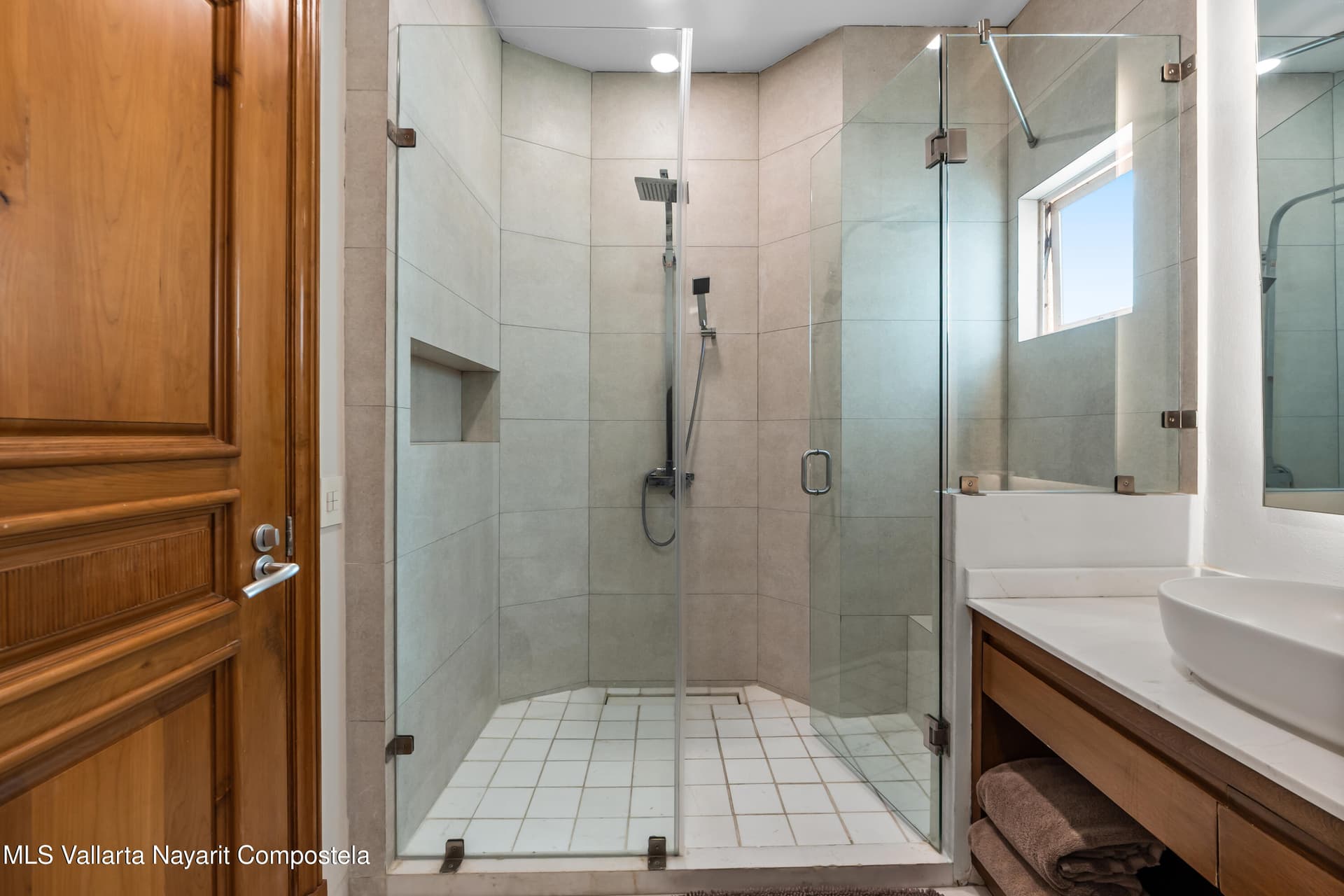 Bay View Grand 31