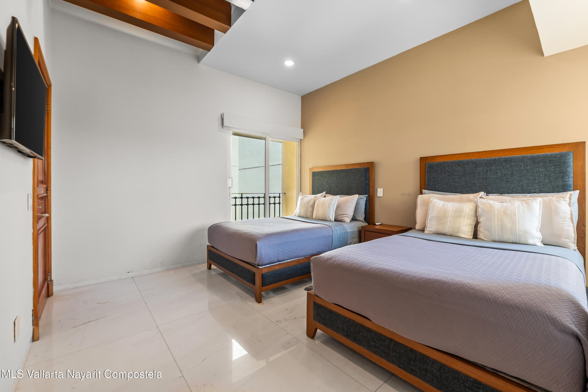 Bay View Grand 33