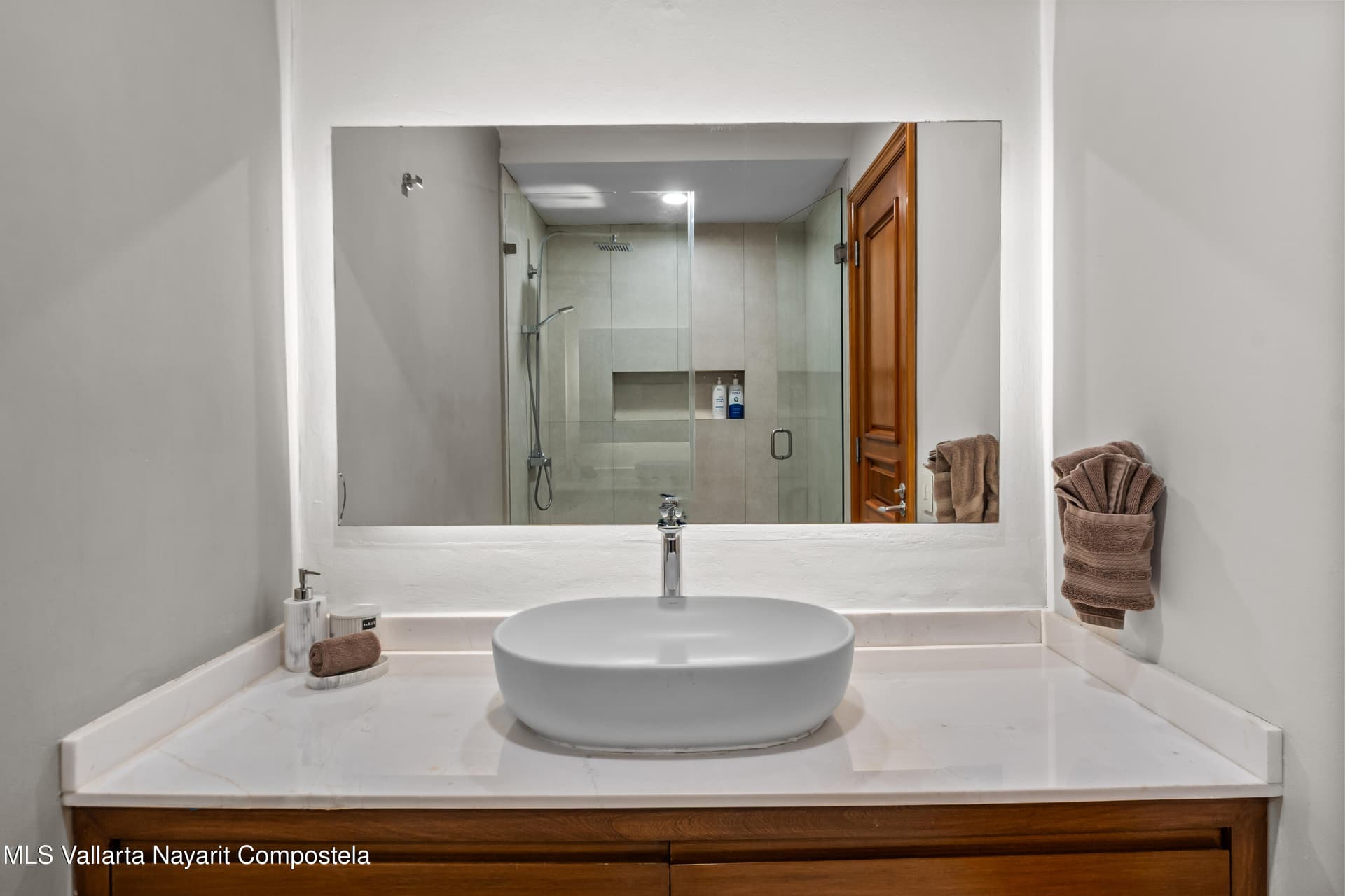 Bay View Grand 36