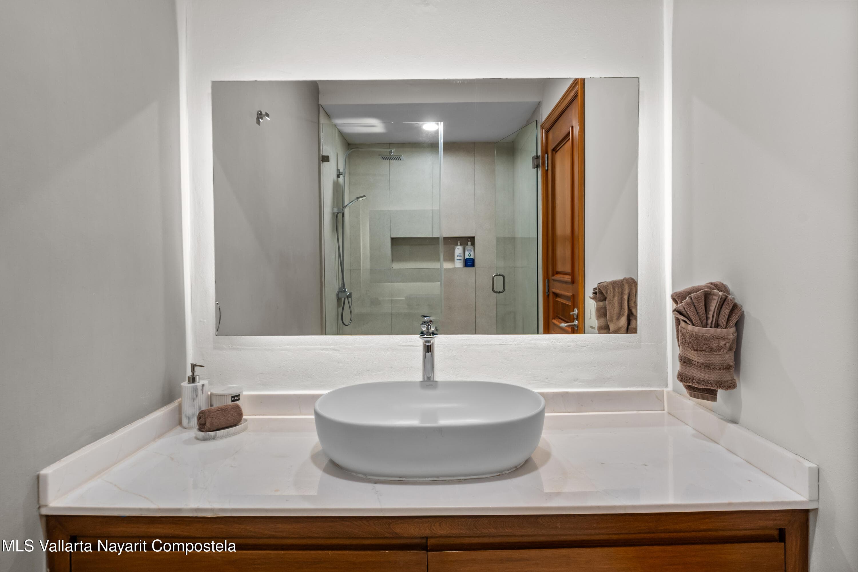 Bay View Grand 36