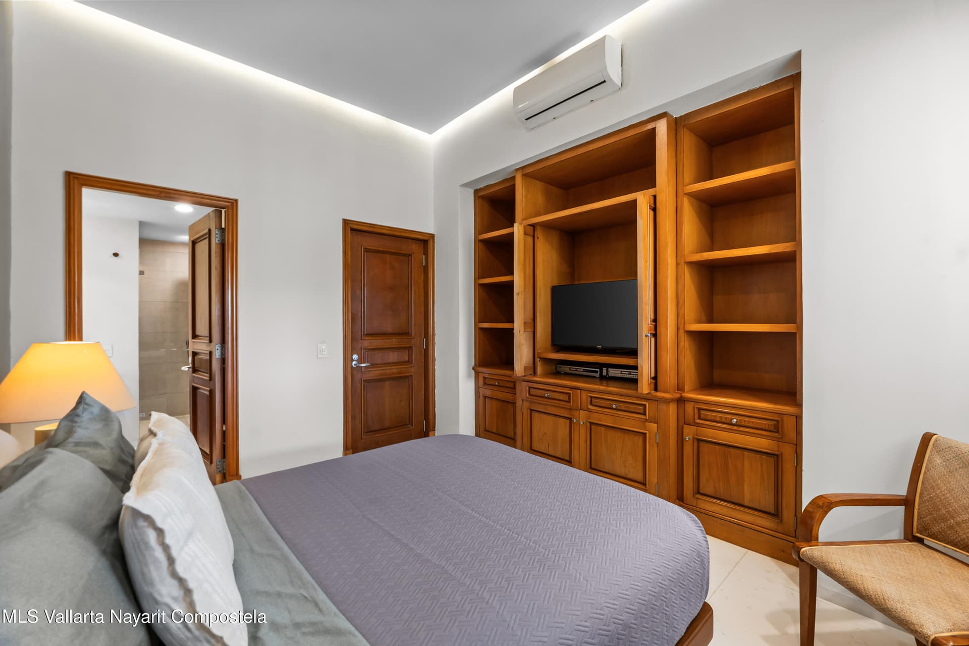 Bay View Grand 40