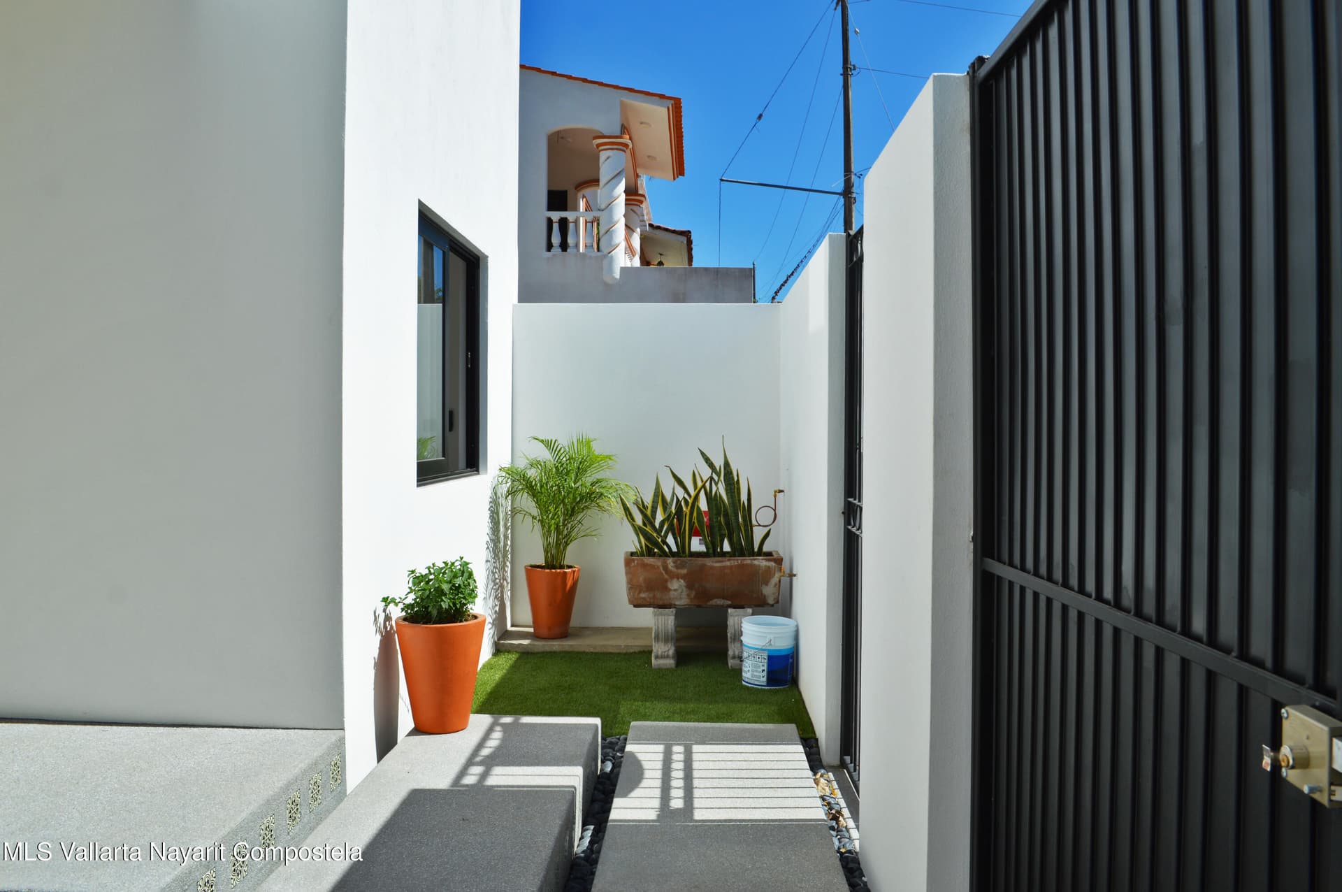 303 Paseo del Salmon 4