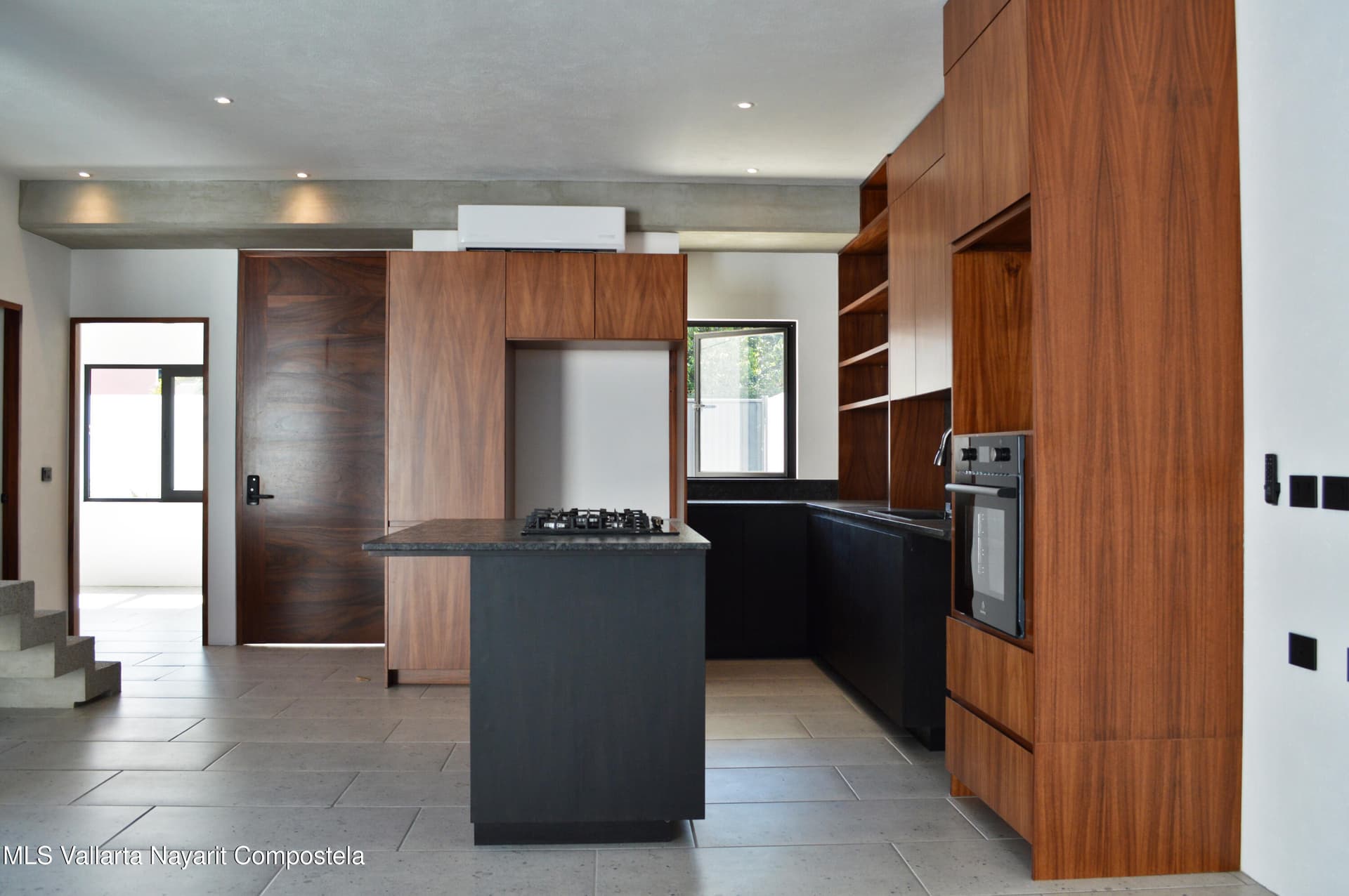 303 Paseo del Salmon 7