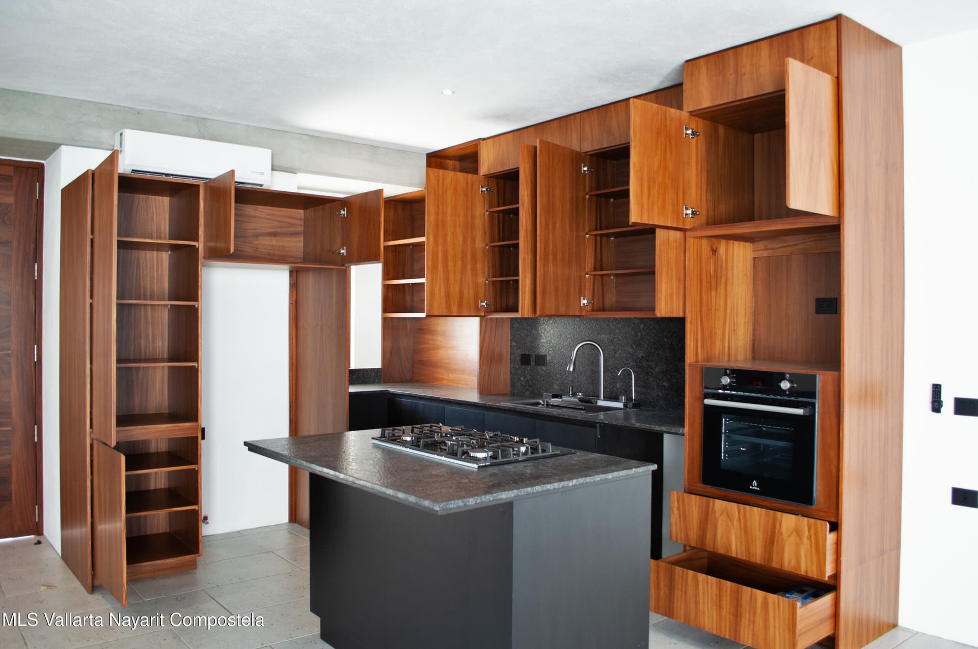 303 Paseo del Salmon 9