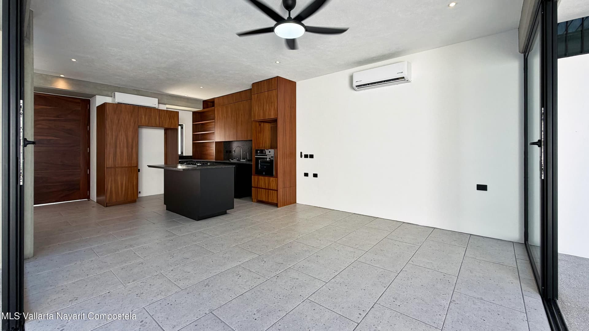 303 Paseo del Salmon 11