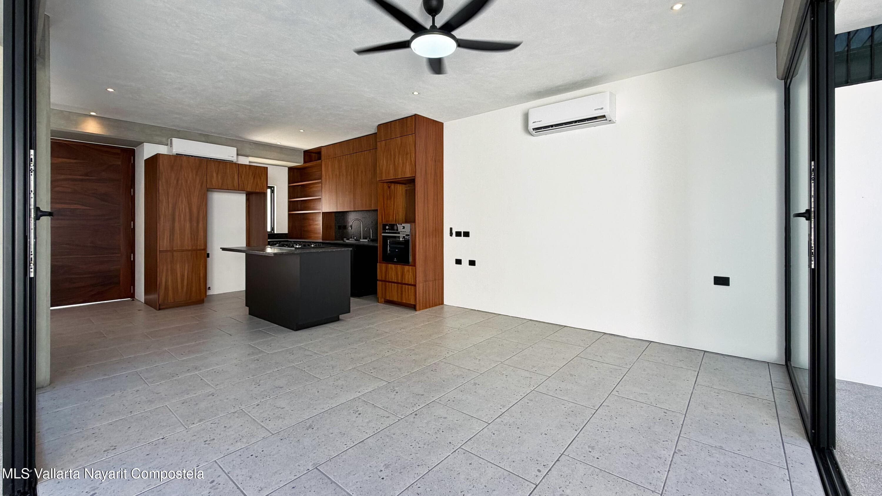 303 Paseo del Salmon 11