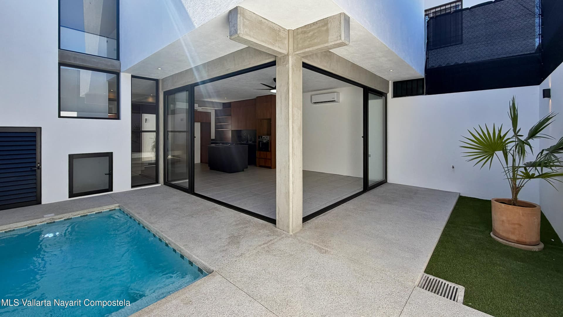 303 Paseo del Salmon 16
