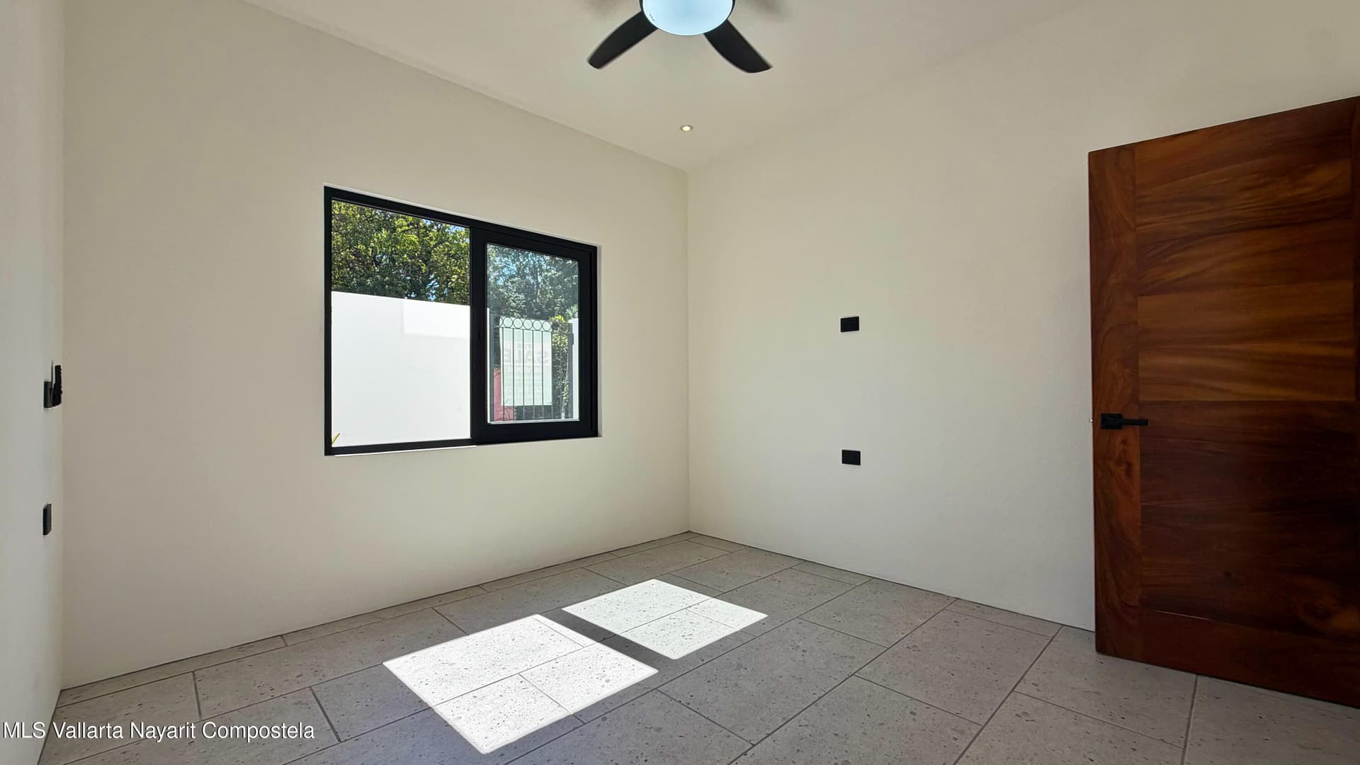 303 Paseo del Salmon 17