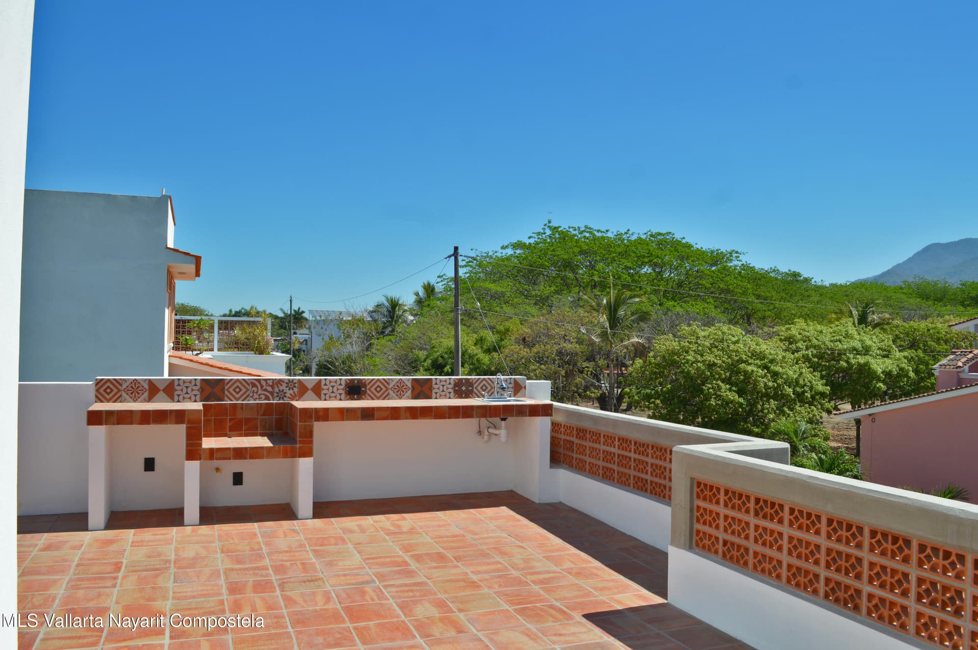 303 Paseo del Salmon 33