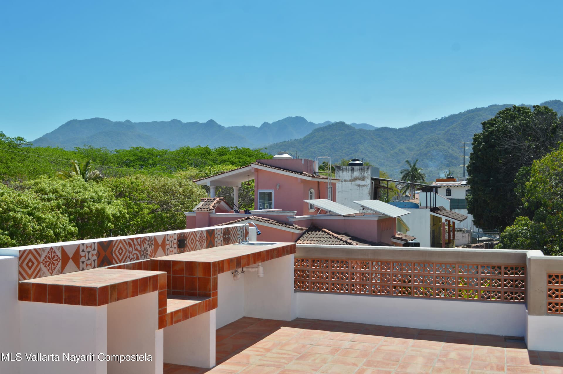 303 Paseo del Salmon 34