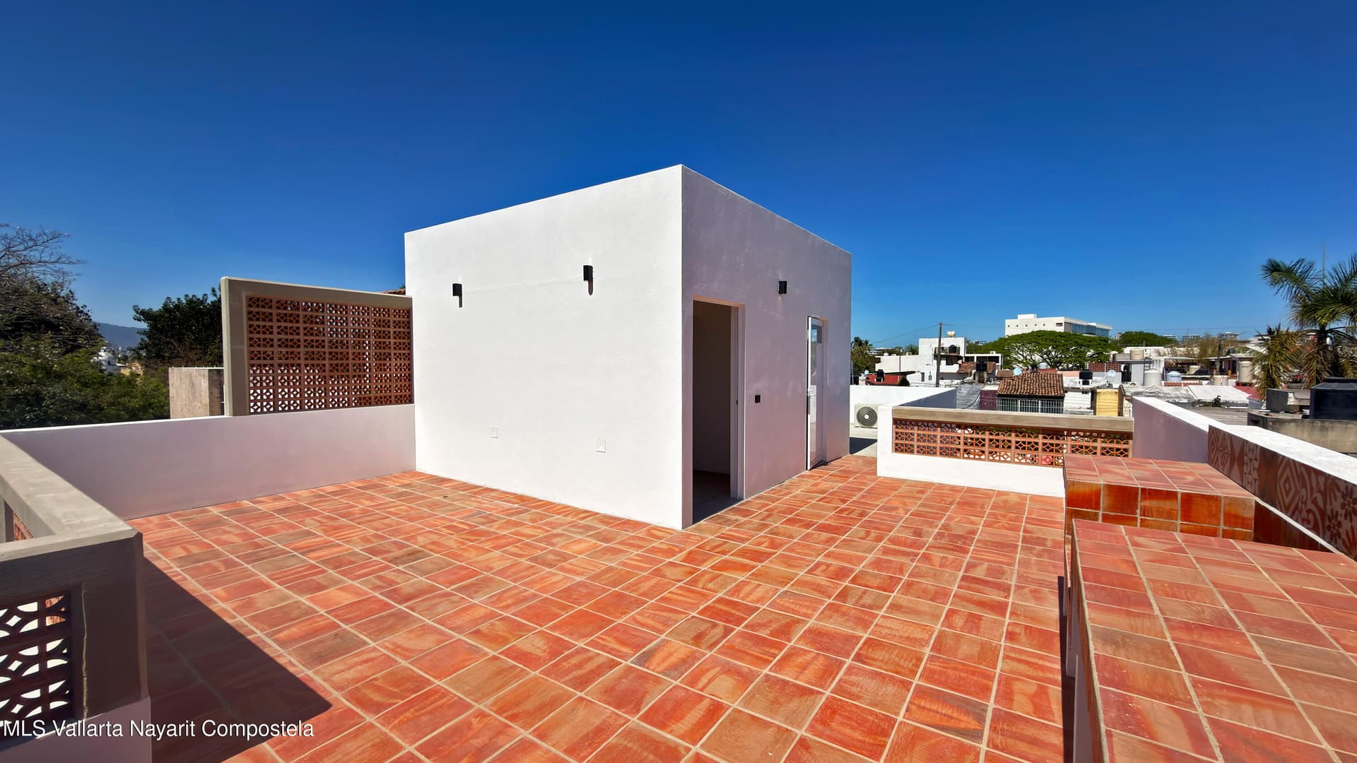 303 Paseo del Salmon 37