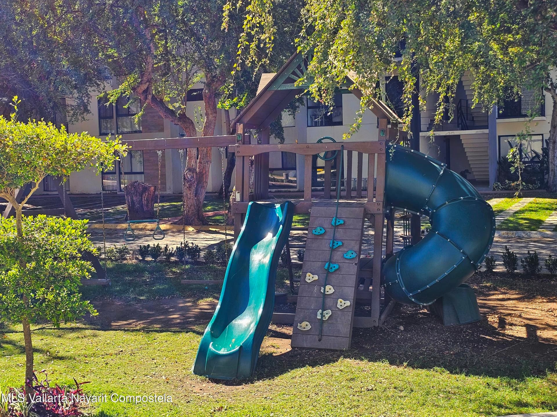 205 Paseo Foresta 31